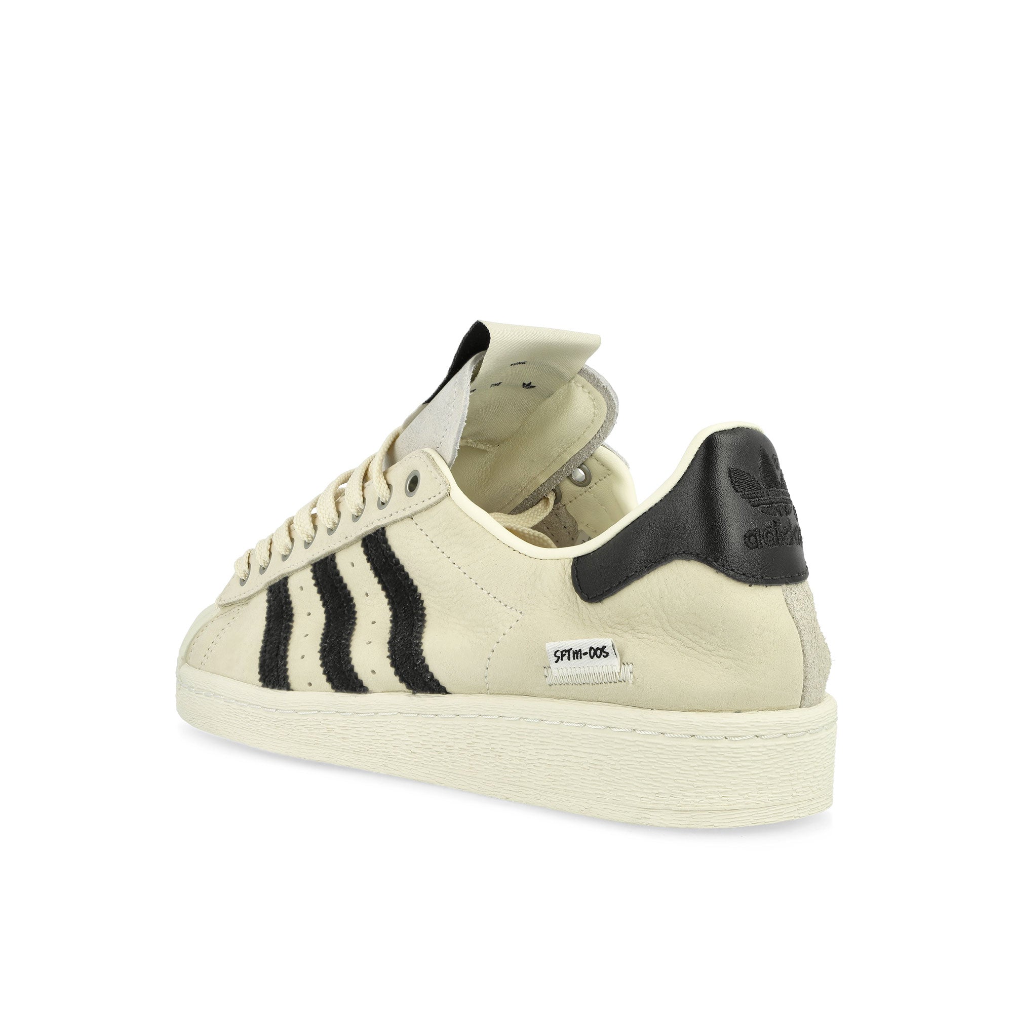 adidas<br>Superstar 82