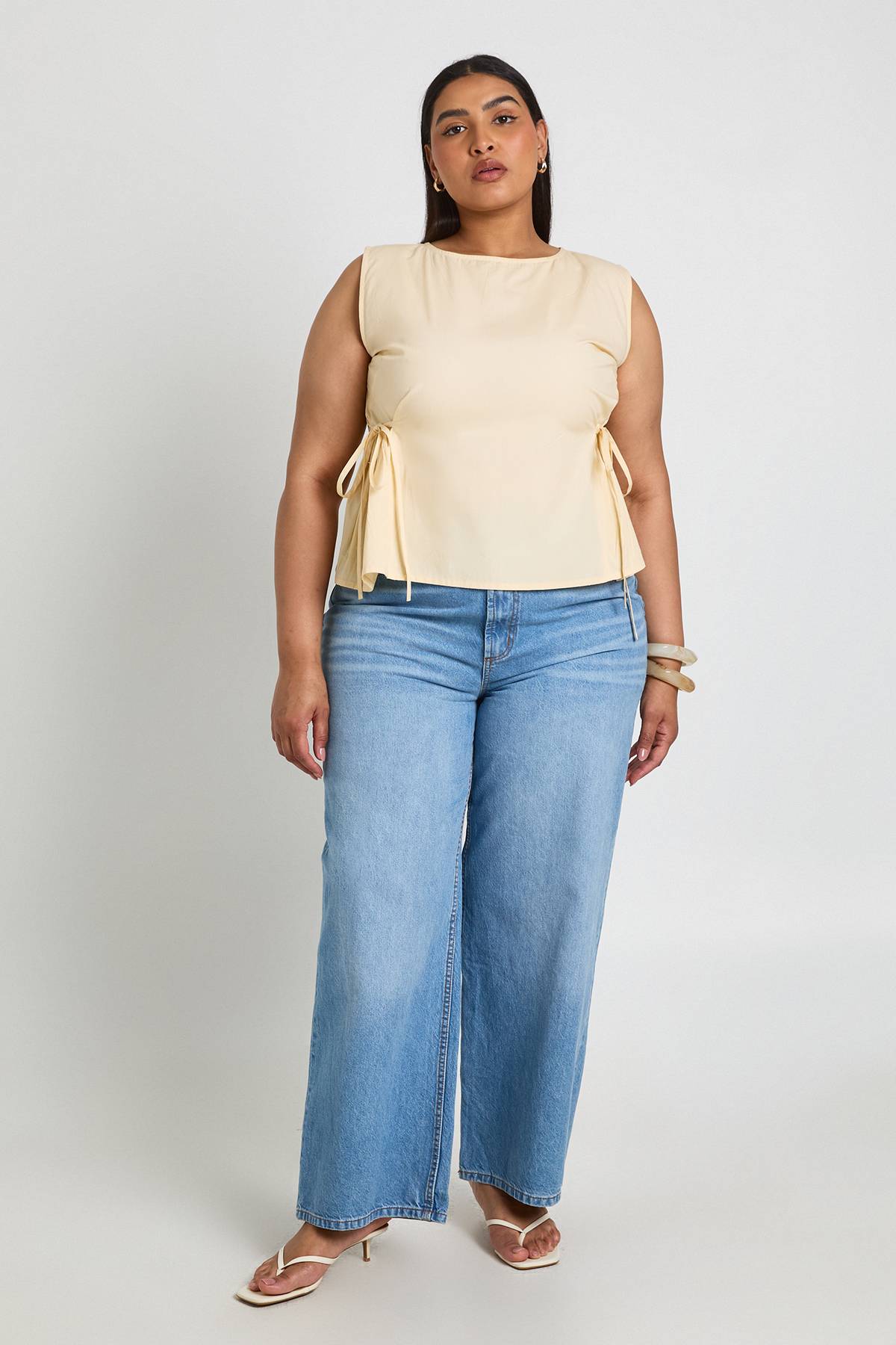 boohoo Haut Grande Taille À Liens Latéraux