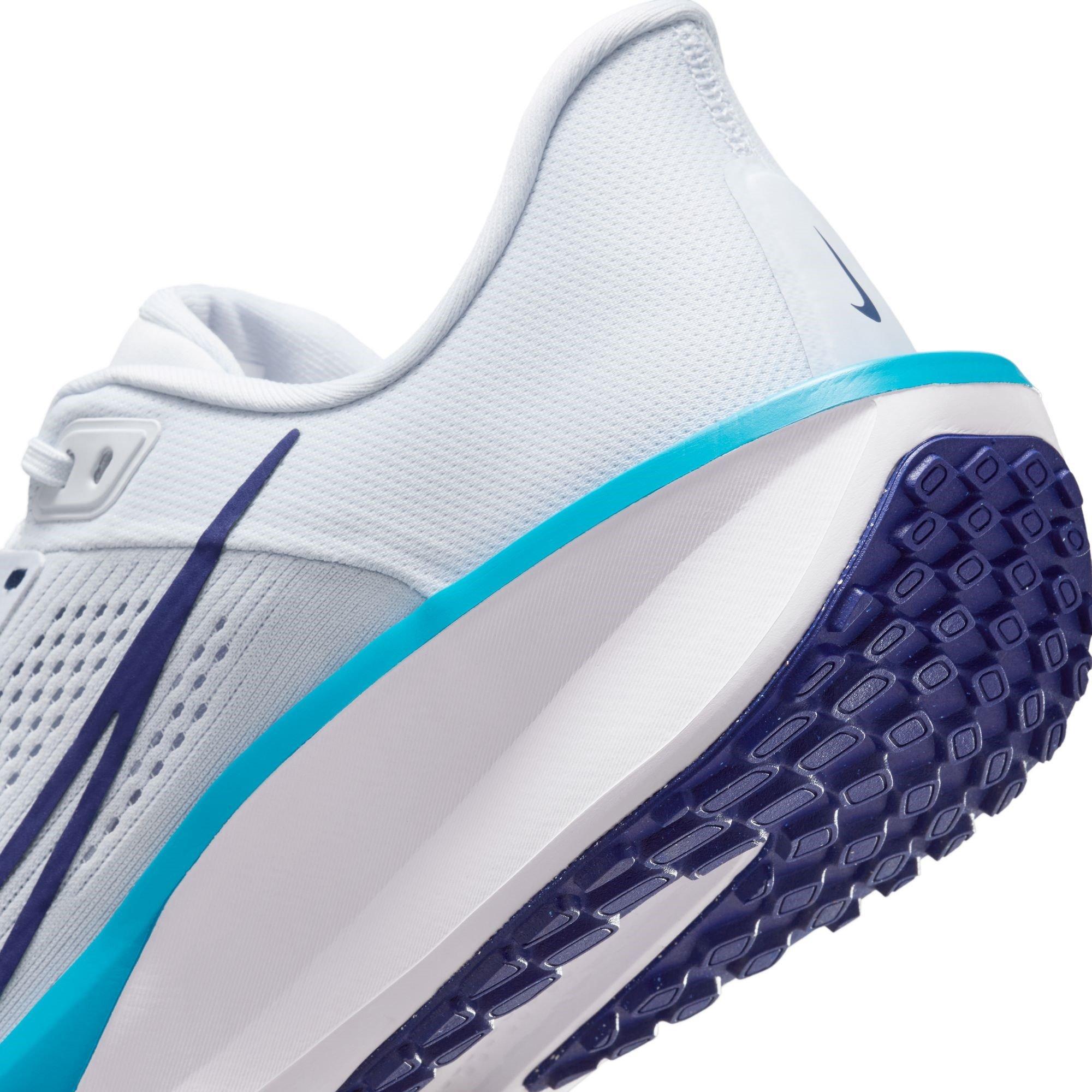 Nike Quest 6 Mens Road Running Shoes