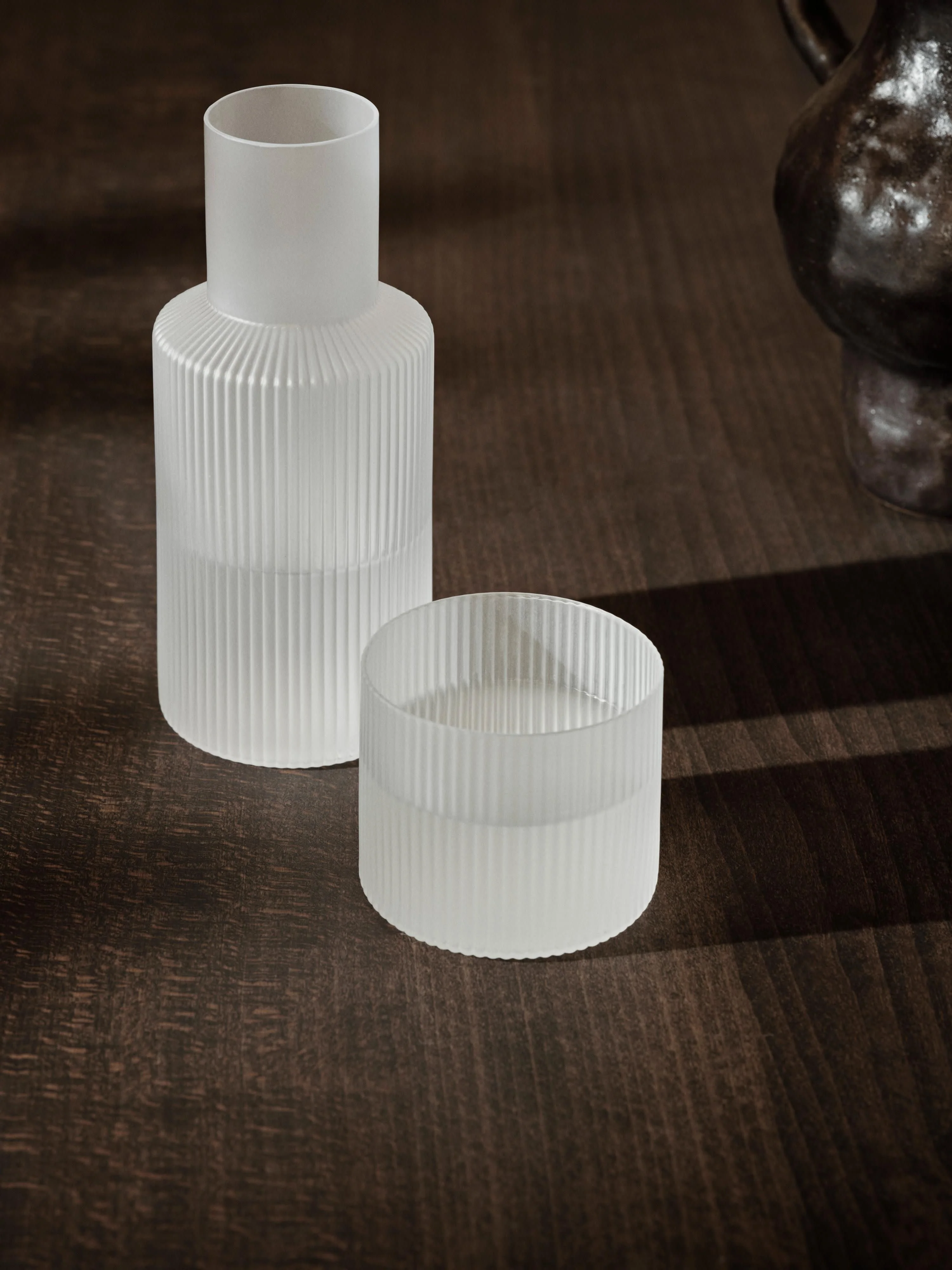 Mondgeblazen kleine waterkaraffen Ripple met waterglas, 2 stuks