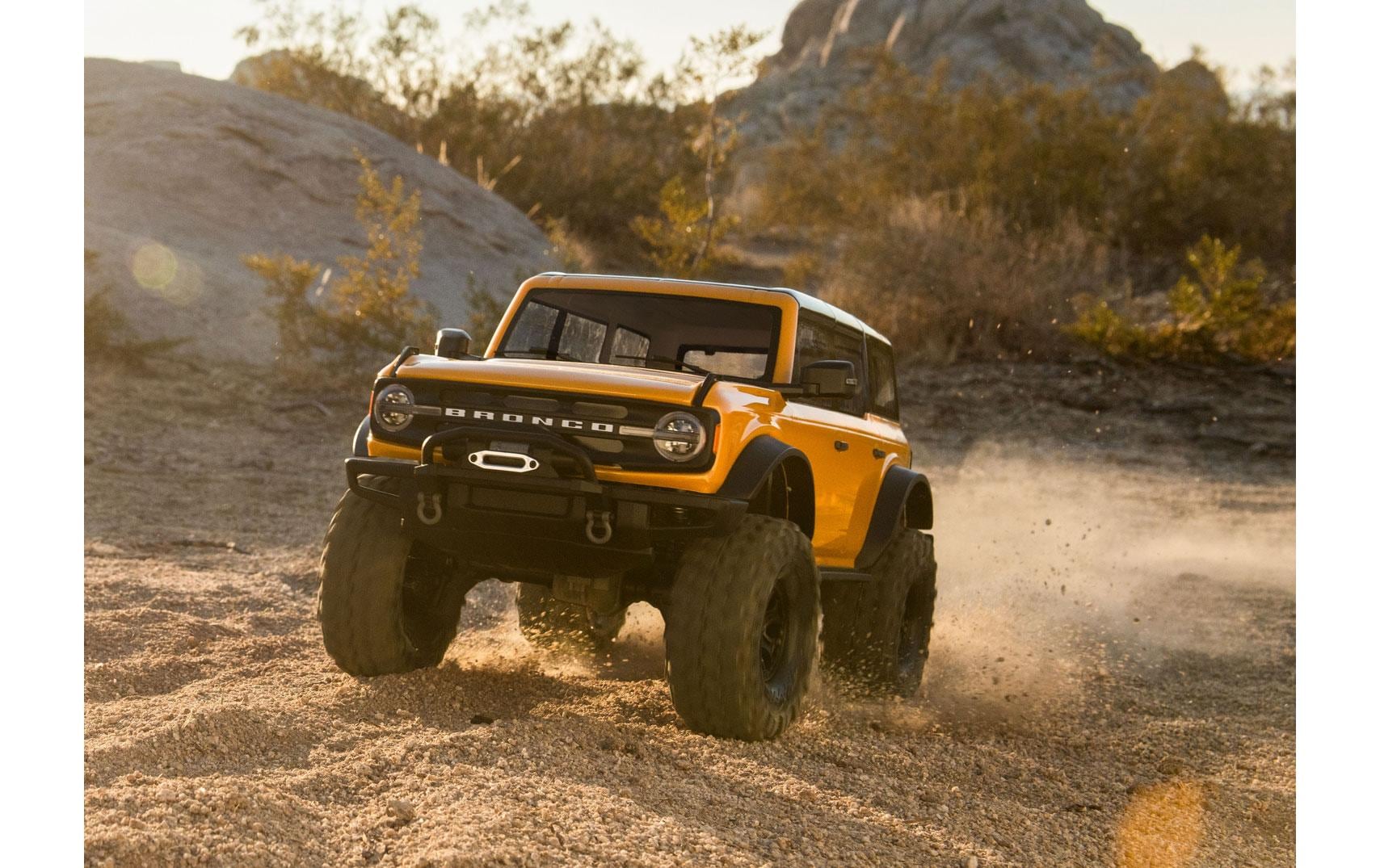 Scale Crawler TRX-4 Ford Bronco 2021, Orange ARTR, 1:10<br>TRX-4 Rockcrawler mit 2-Gang Getriebe, Differentialsperre und offizieller 2021 Ford Bronco Karosserie