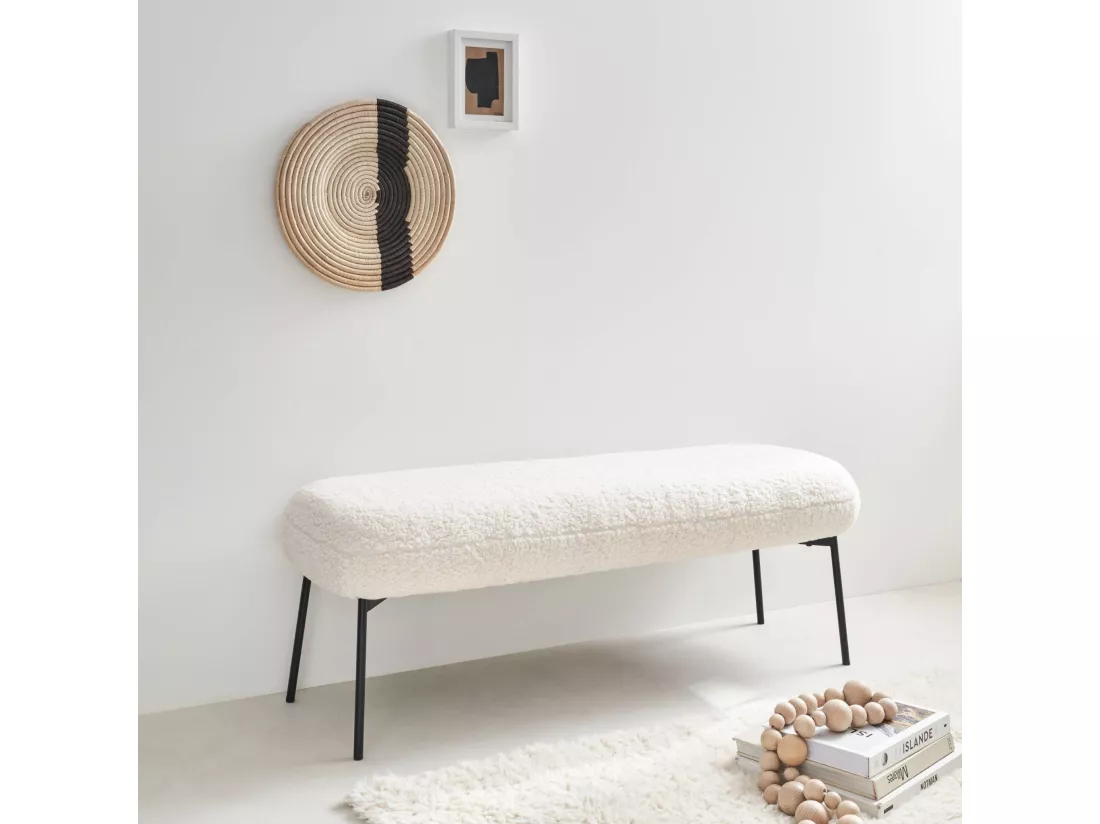 Banc. bout de lit avec revêtement bouclette. écru. pieds en métal noir. L 120 x P 41 x H 42.5cm