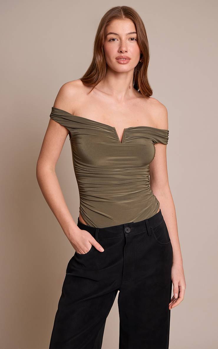 Kaki Body À Détail Froncé Extrême En Tissu Slinky Double Couche