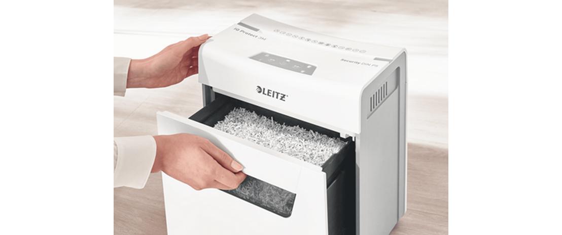 Aktenvernichter IQ Protect Premium 3M , P-5, 3 Blatt<br>Manueller Dokumentenvernichter mit Mikroschnitt für die sichere Vernichtung streng vertraulicher Unterlagen