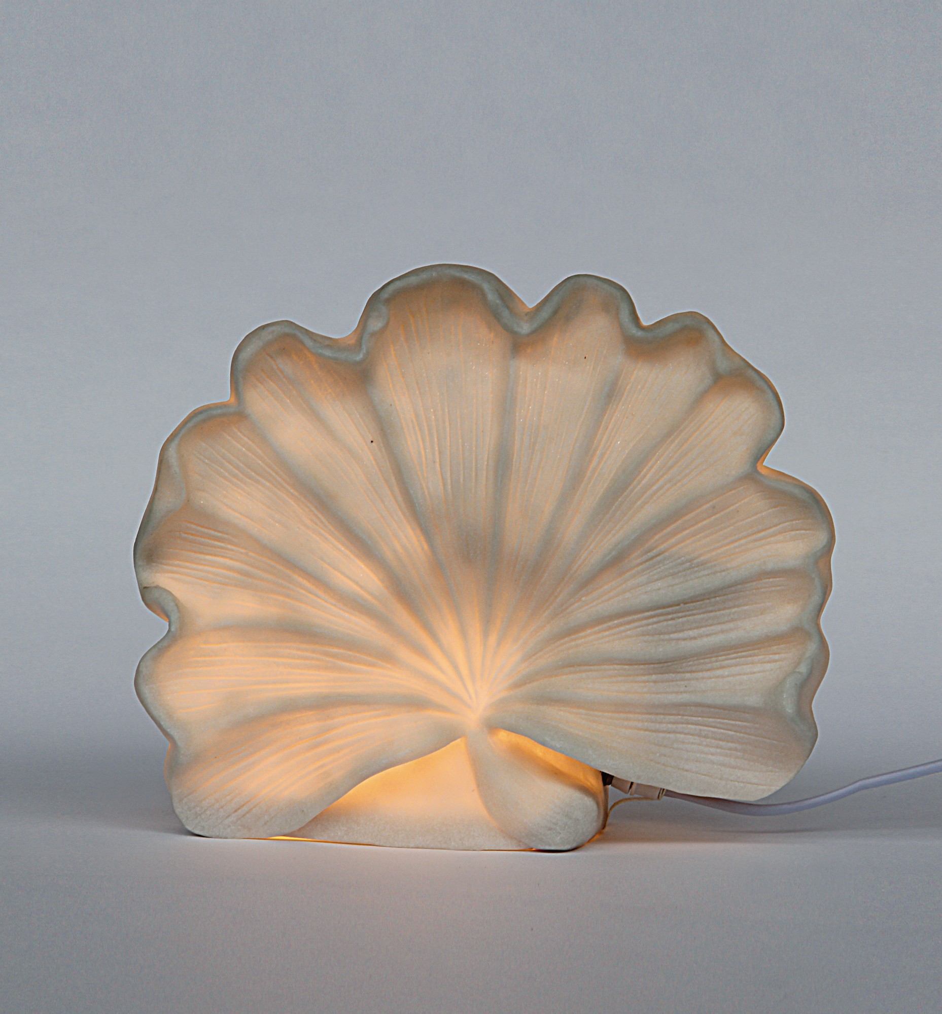Leuchte 'Meduse', off-white, T 14 cm, B 32 cm, H 27 cm von fischer's lagerhaus