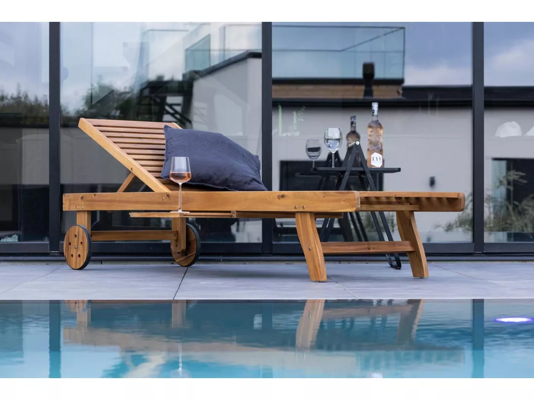 Bain de soleil en acacia Luzon