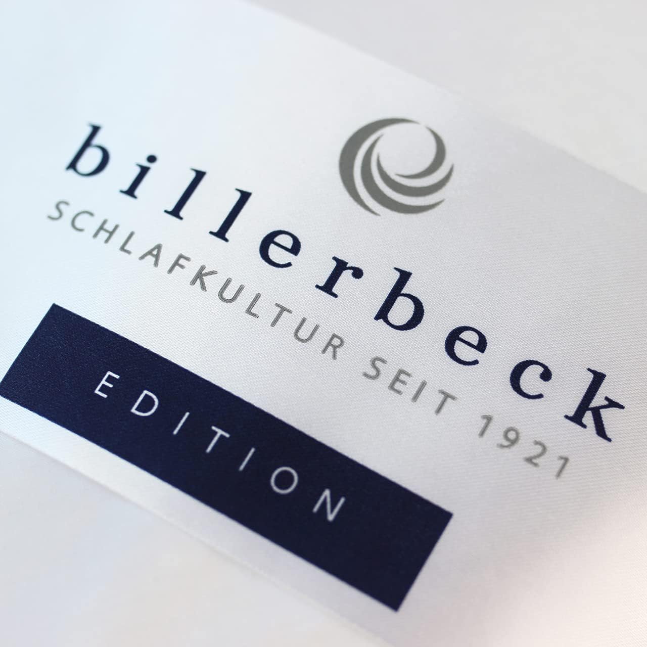 Billerbeck Daunendecke E04 Gold-Edition Mono Medium - Ganzjahresdecke - 155x220 cm & Daunenkissen E04 Gold-Edition 30 080x080 cm, Weiß