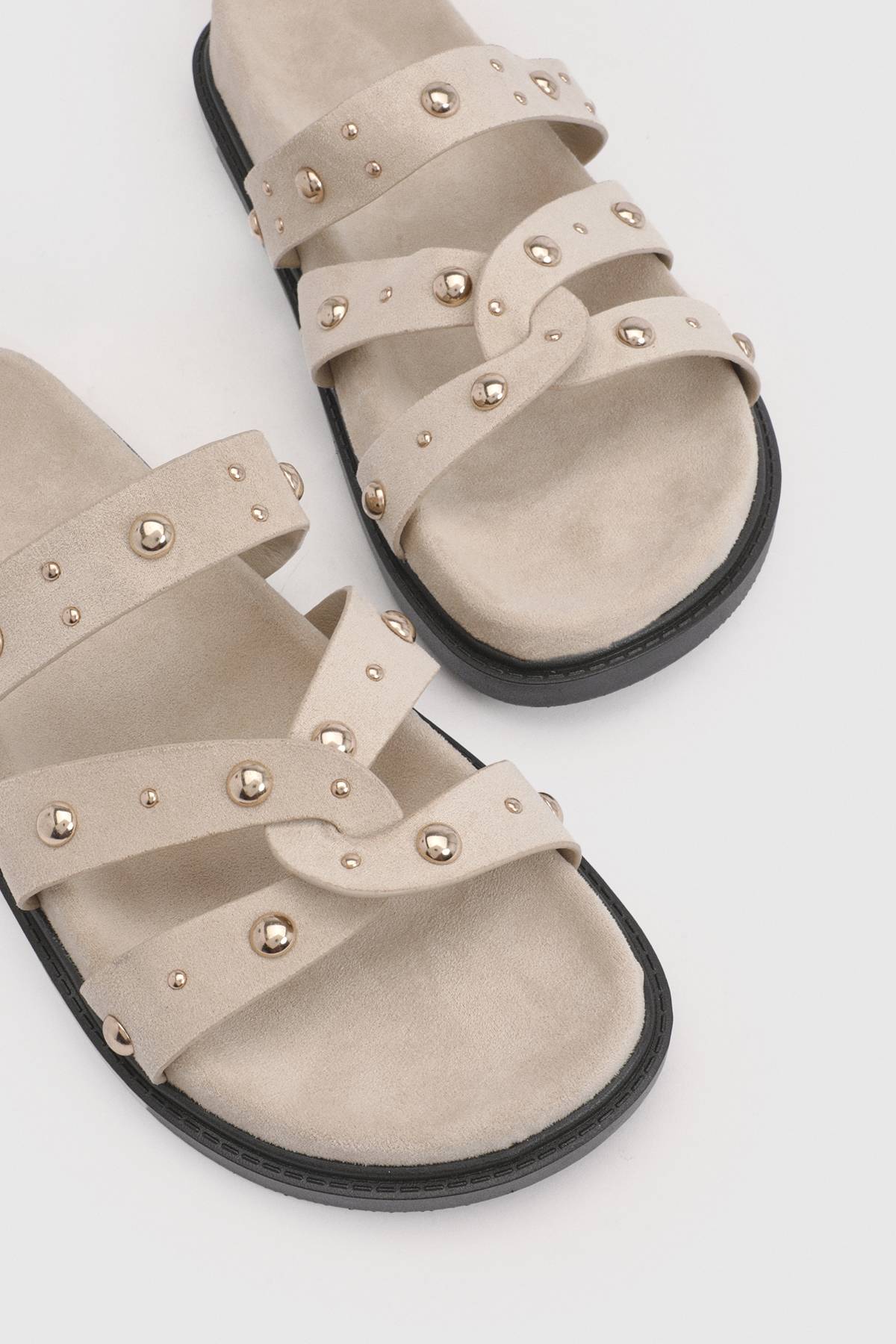 boohoo Sandales Mules À Semelle Anatomique En Synthétique Avec Détails Cloutés Coupe Large