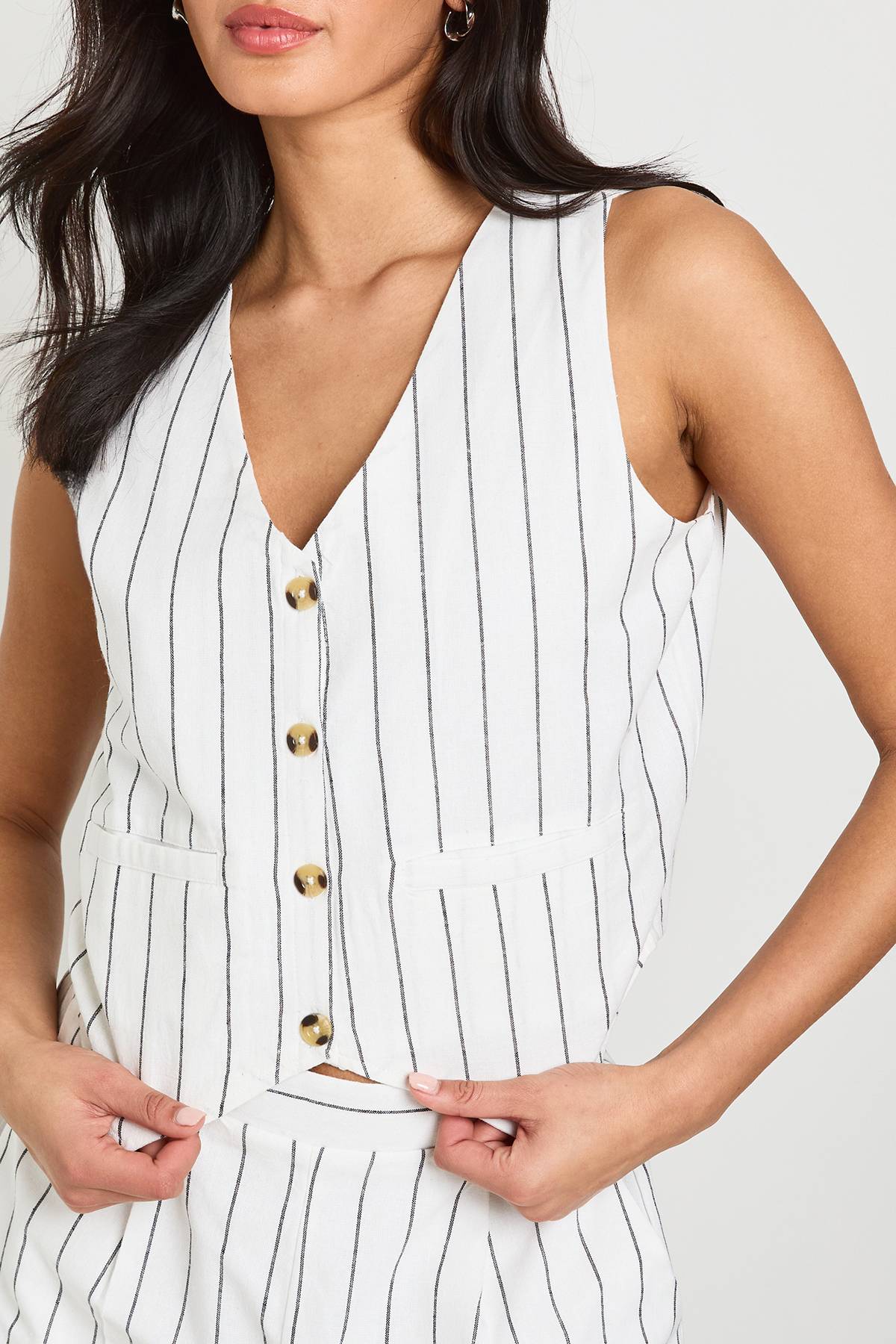 boohoo Gilet rayé effet lin et short à la coupe décontractée