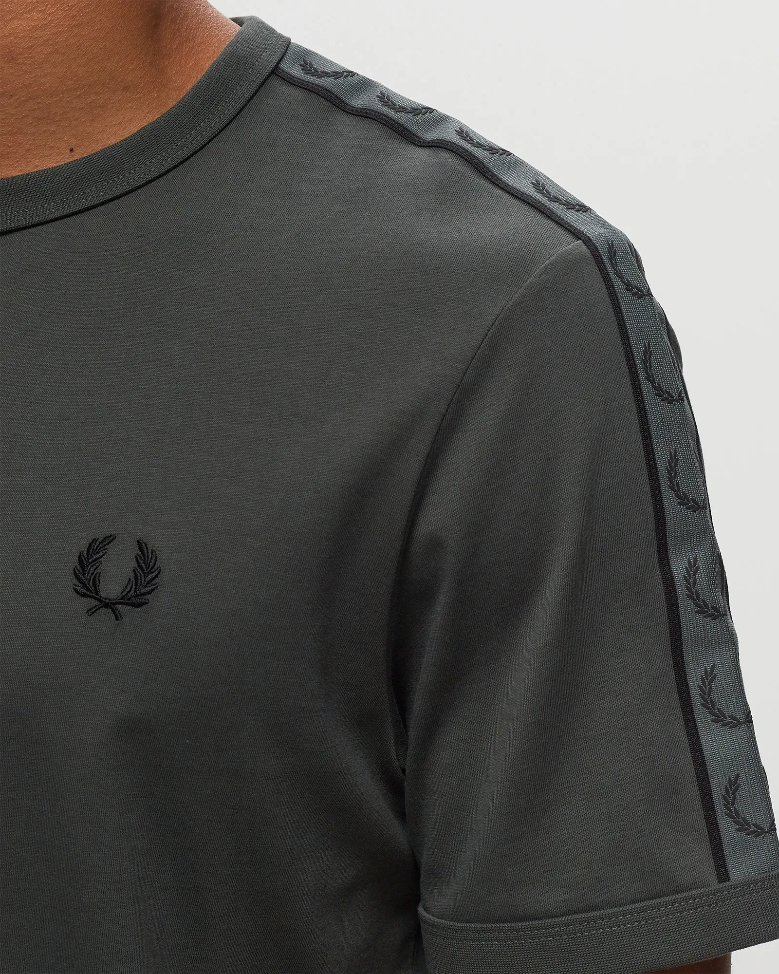 Fred Perry CONTRAST TAPE RINGER TEE