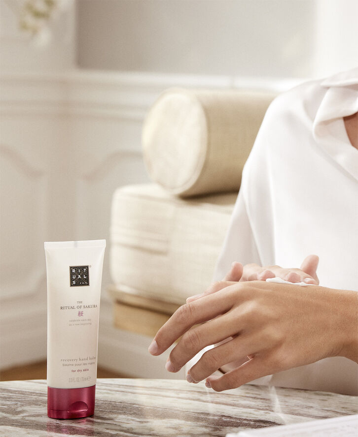 Rituals The Ritual of Sakura Recovery Hand Balm
