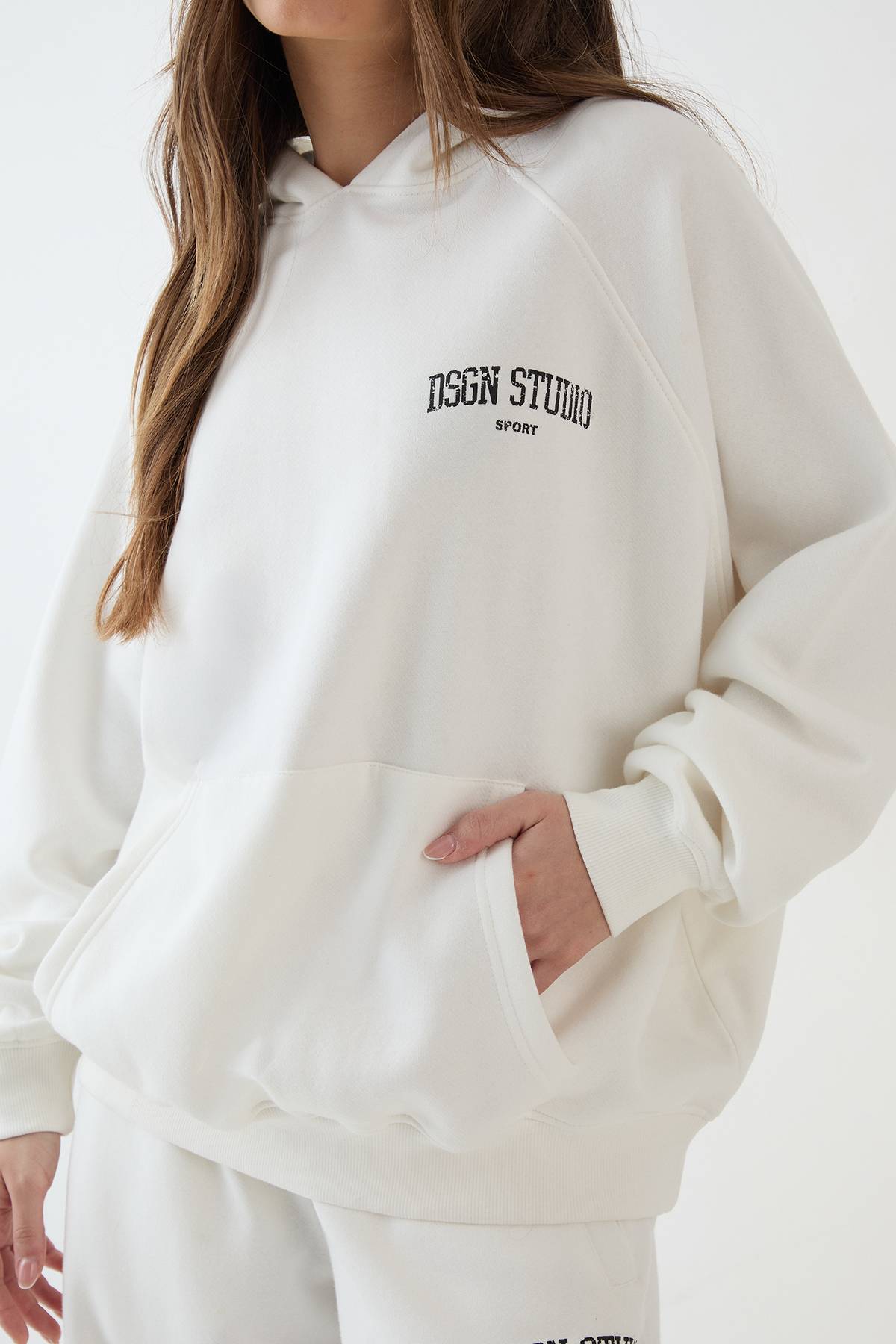 Sweat À Casynthétiqueche Oversize Dsgn Studio Imprimé Collégial Avec Coutures Raglan