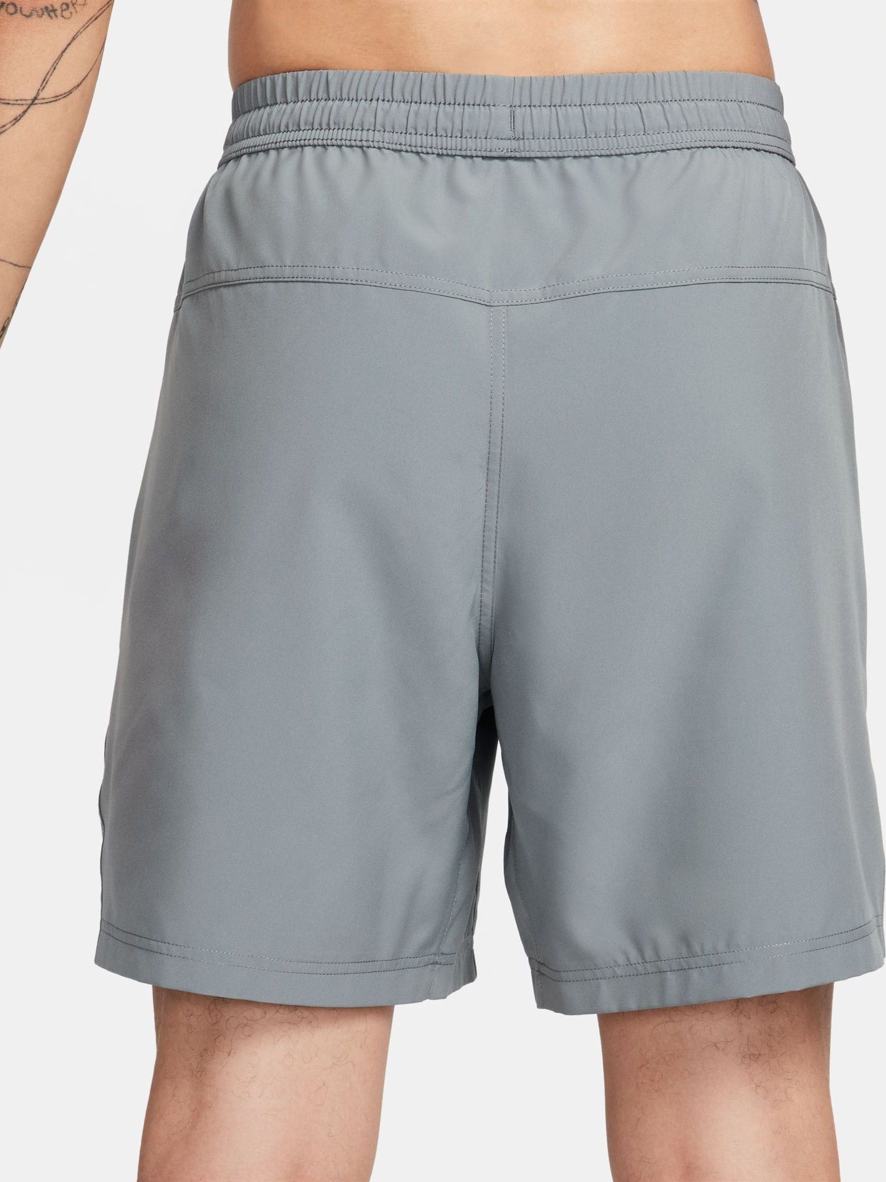 Grijs - Nike Dri-FIT Form 7 Inch niet-gevoerde trainingsshorts