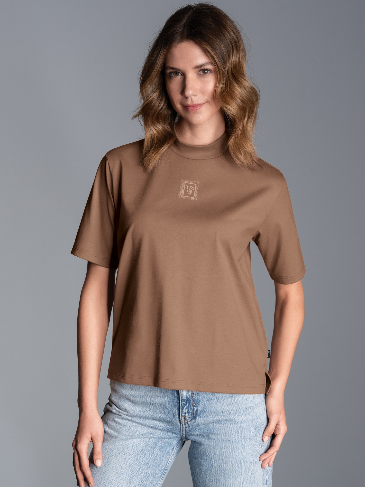 T-Shirt mit Stehkragen Haselnuss