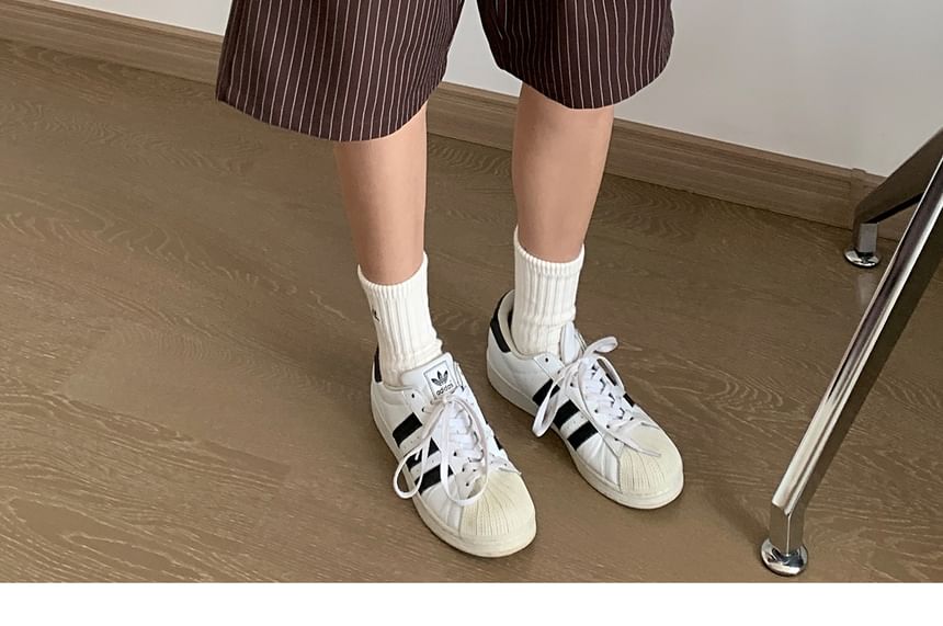 Vernanah - Gestreepte shorts met middelhoge taille
