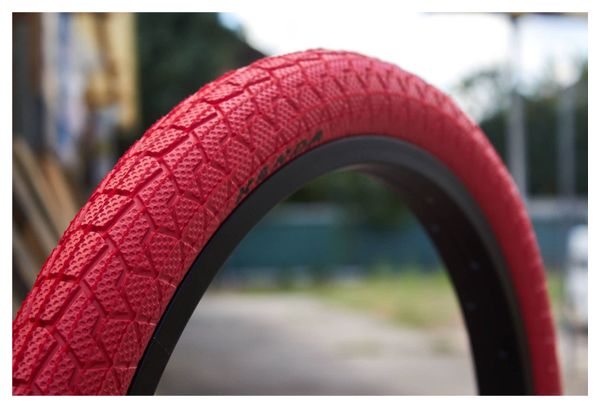 Pneu BMX rouge 20