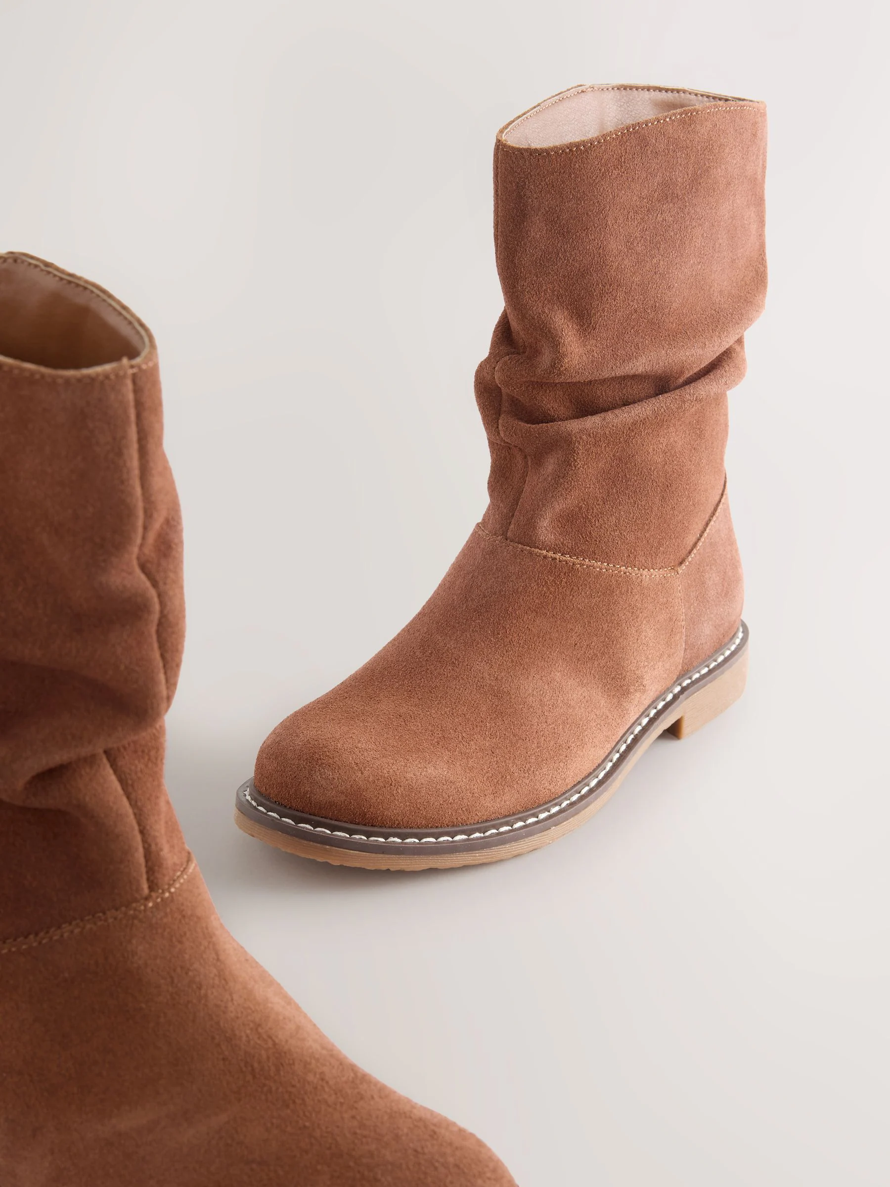 Lichtbruin - Suede Water Repellent Slouch Boots