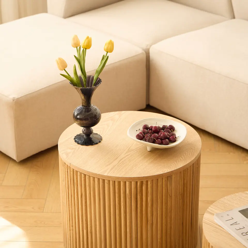 Set van 2 ronde salontafels van massief hout met opbergruimte