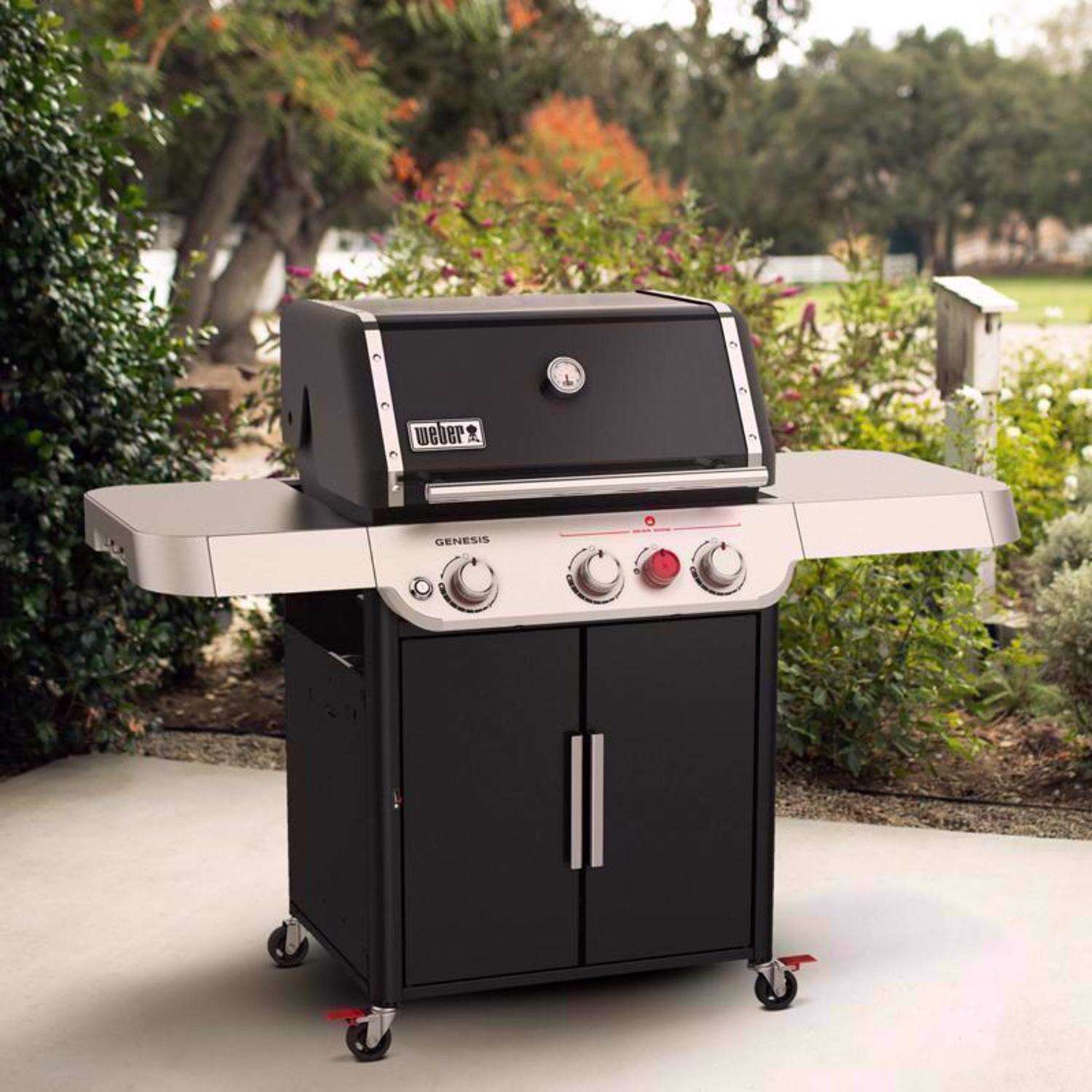 Churrasqueira a gás propano Weber Genesis E-325s com 3 queimadores, preta.