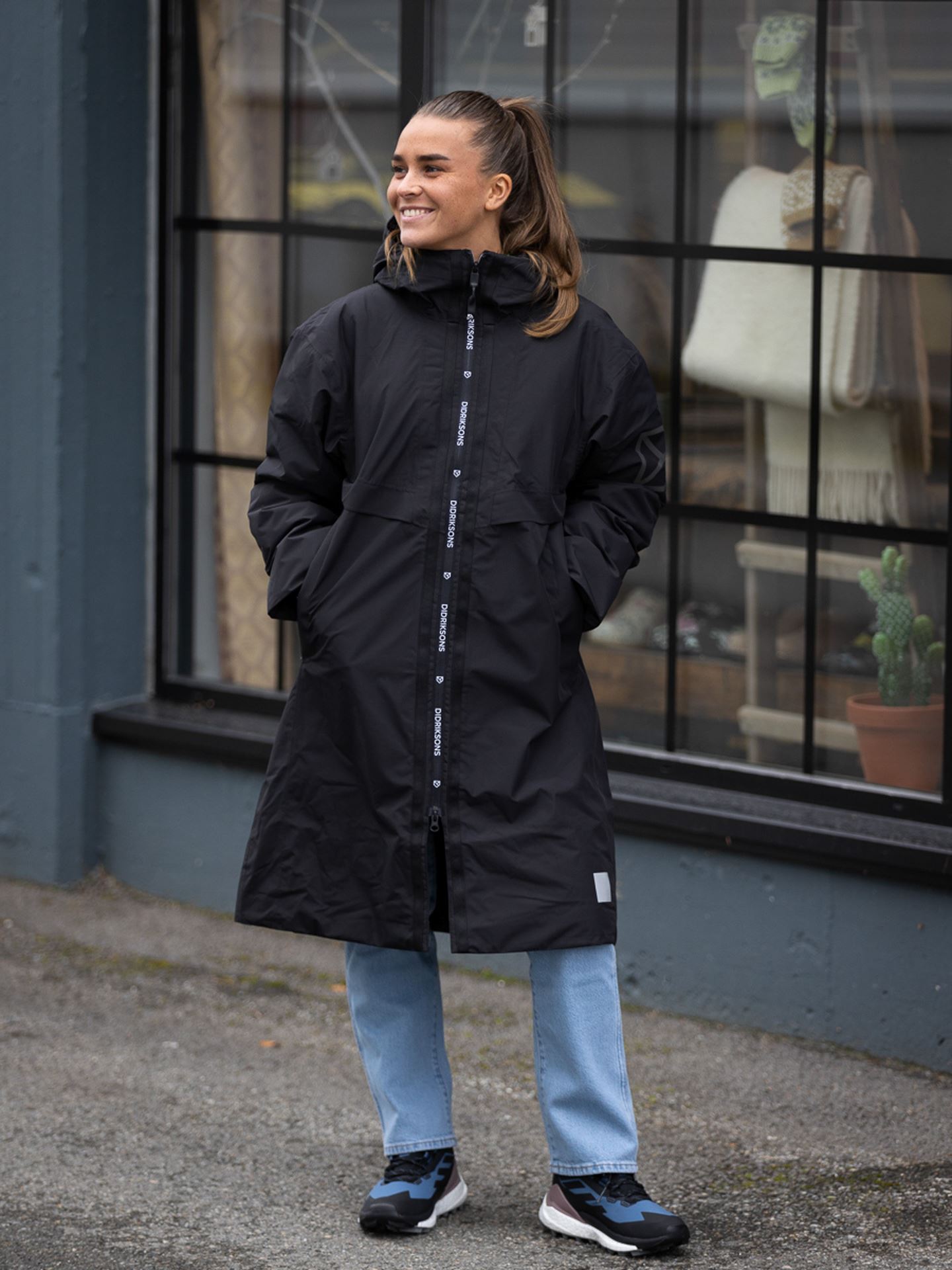 Aino Logo Parka