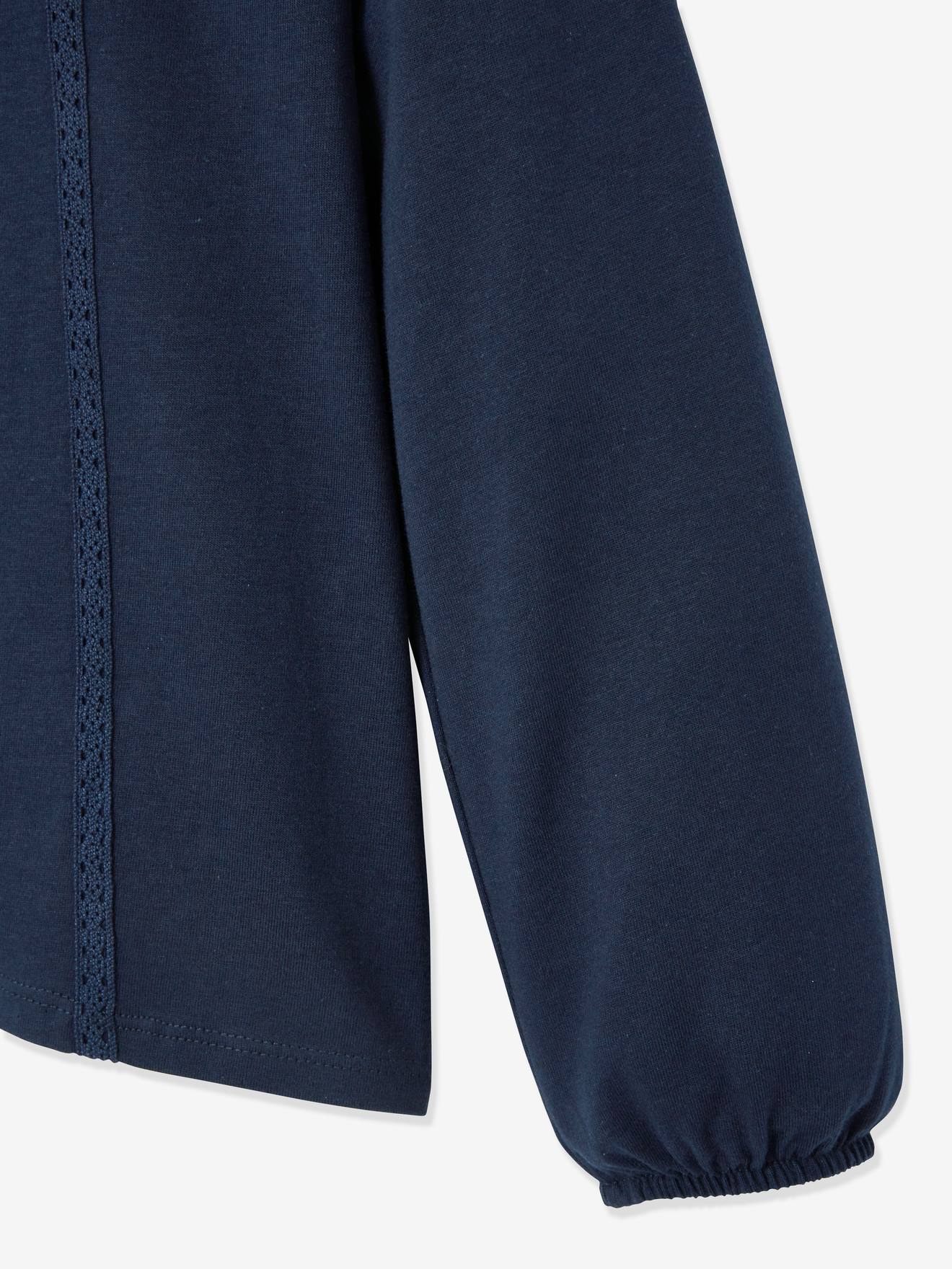 Blusa lisa verde-clara estilo camiseta com detalhes em macramê para meninas