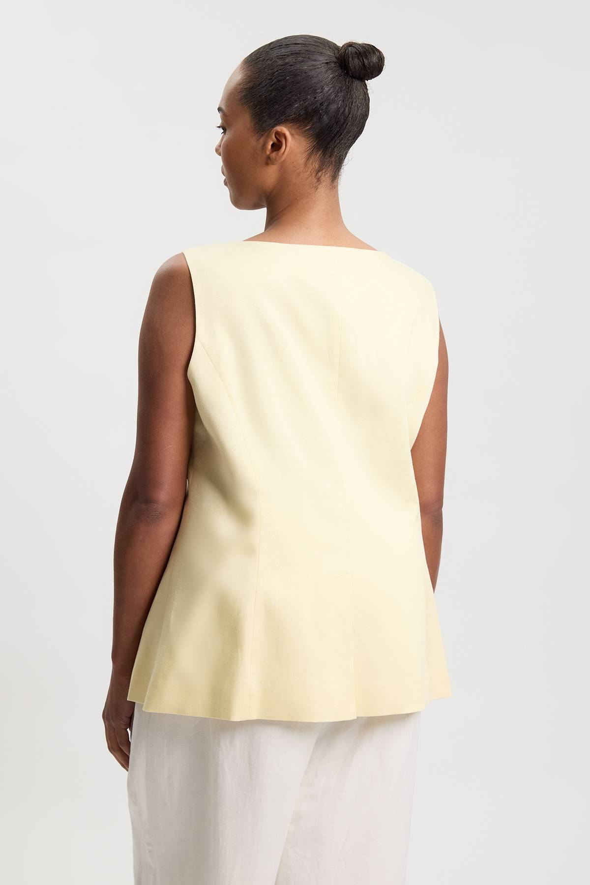 KarenMillen Gilet Grande Taille Ajusté En Lin Avec Boutons Décoratifs