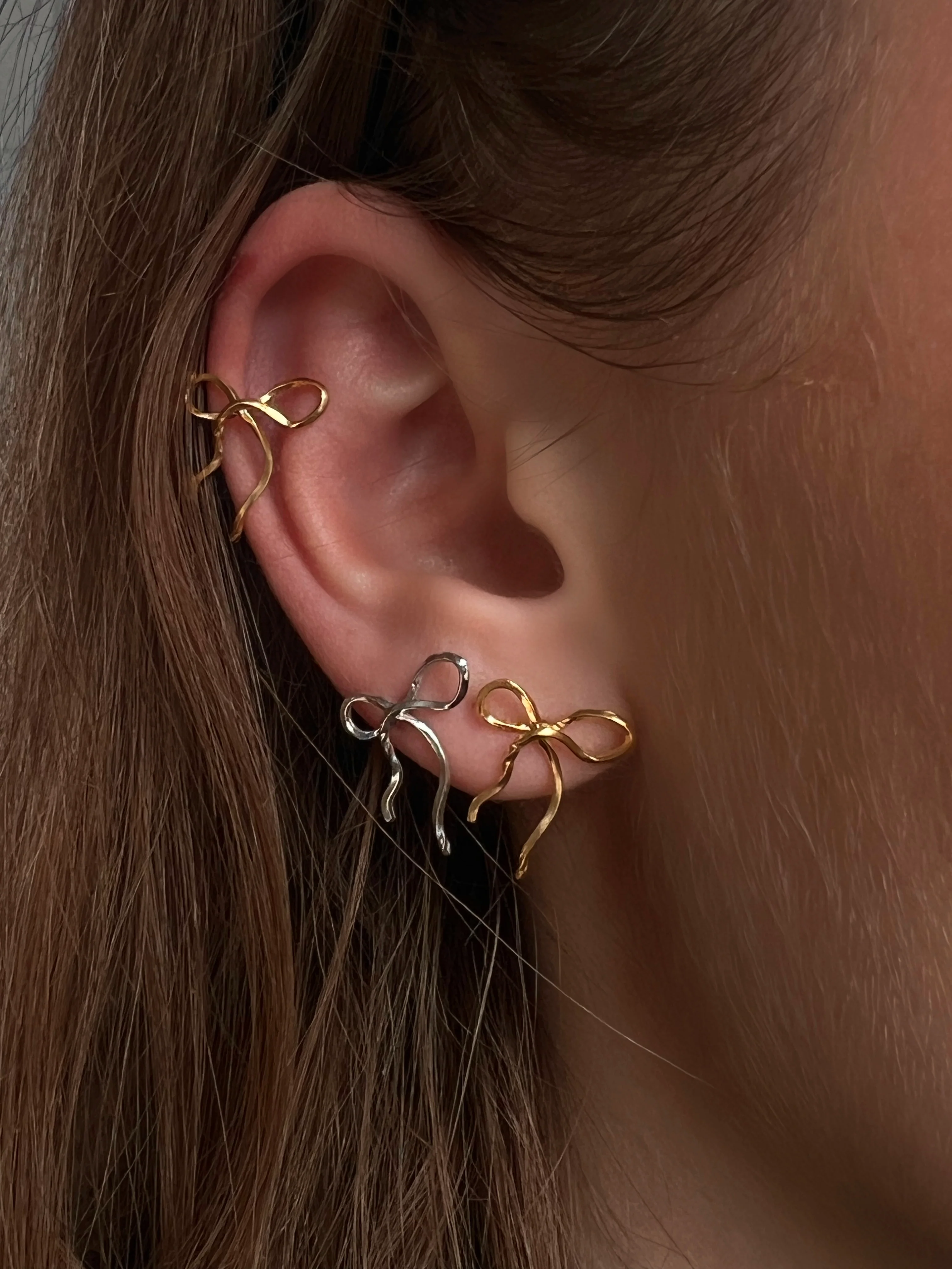 STINE A Jewelry  Flow Bow ørering - forgyldt