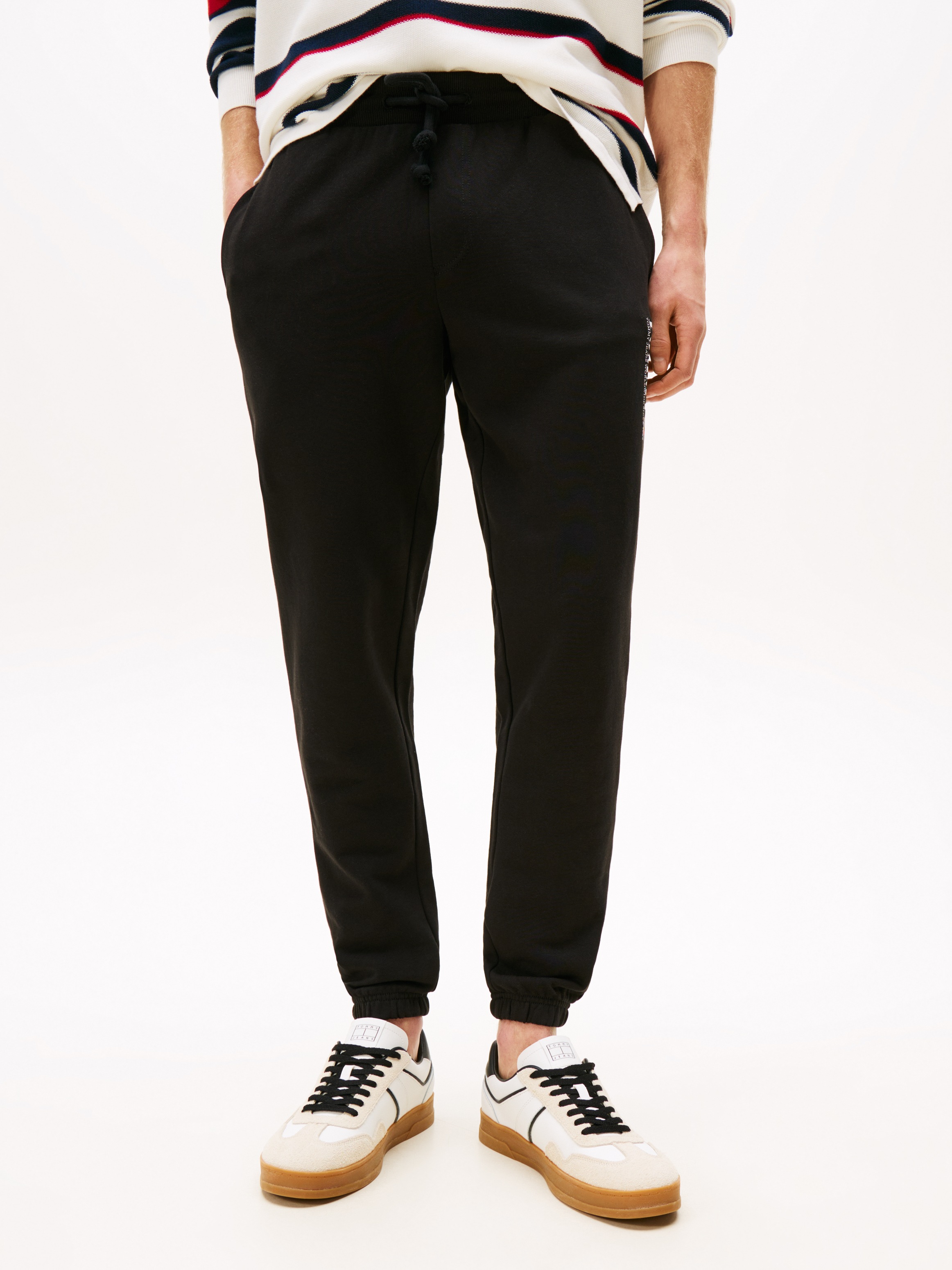 Tommy Jeans Sweathose »TJM SLIM RWB DNA GRAPHIC PANT«  mit elastischem Bund, grosser Logoprint