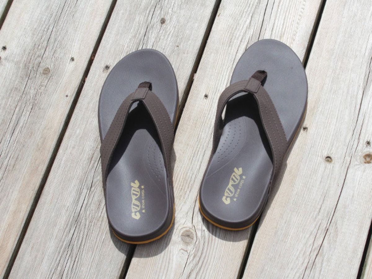 Cool Shoe Corp. Skip Heren slippers - Brown