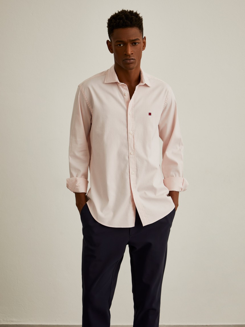 Camisa slim fit em tecido oxford
