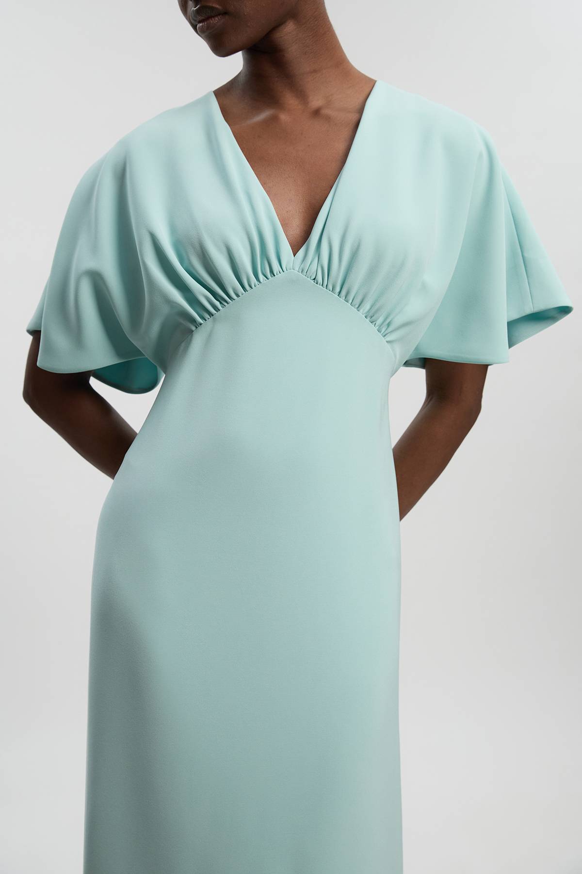 KarenMillen Robe Longue Petite Taille À Manches Cascade Coupe Ajustée Fluide