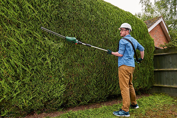 Taille-haies sur perche sans fil sur batterie 18V Bosch UniversalHedgePole (sans batterie)