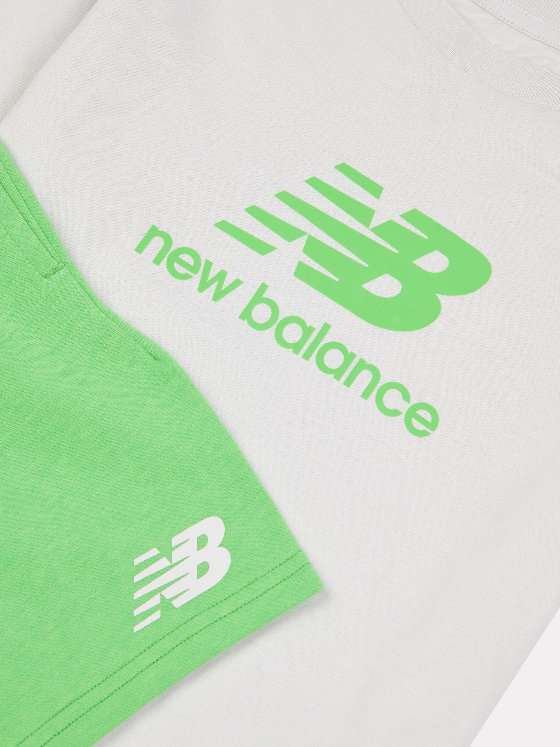Groen - New Balance Stacked Logo T-Shirt and Shorts Set