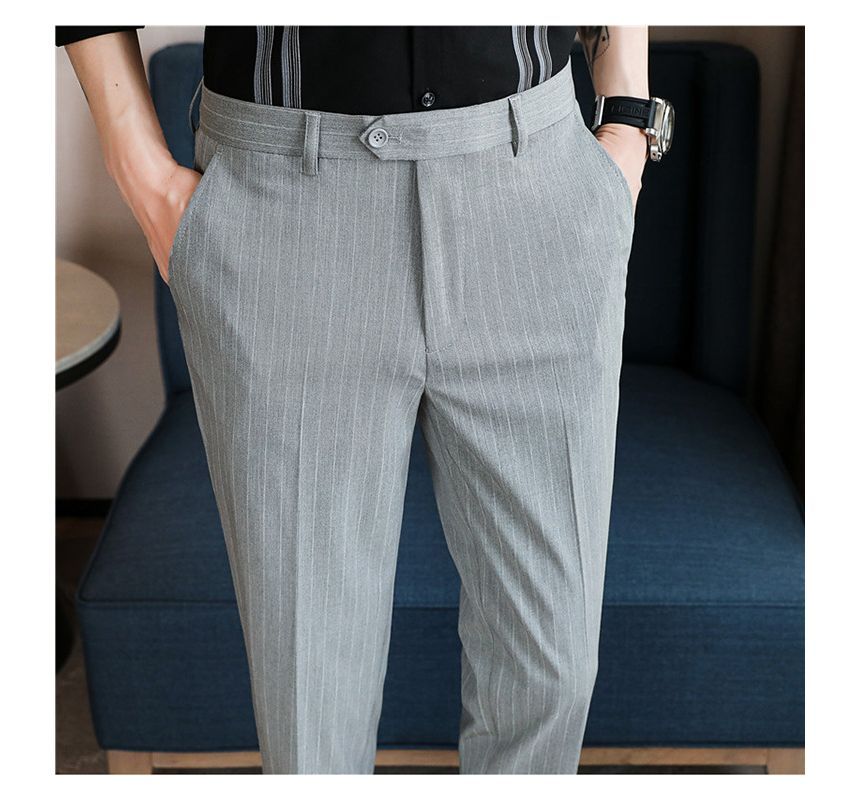 Deepwood - Gestreepte, taps toelopende, getailleerde pantalon met middelhoge taille