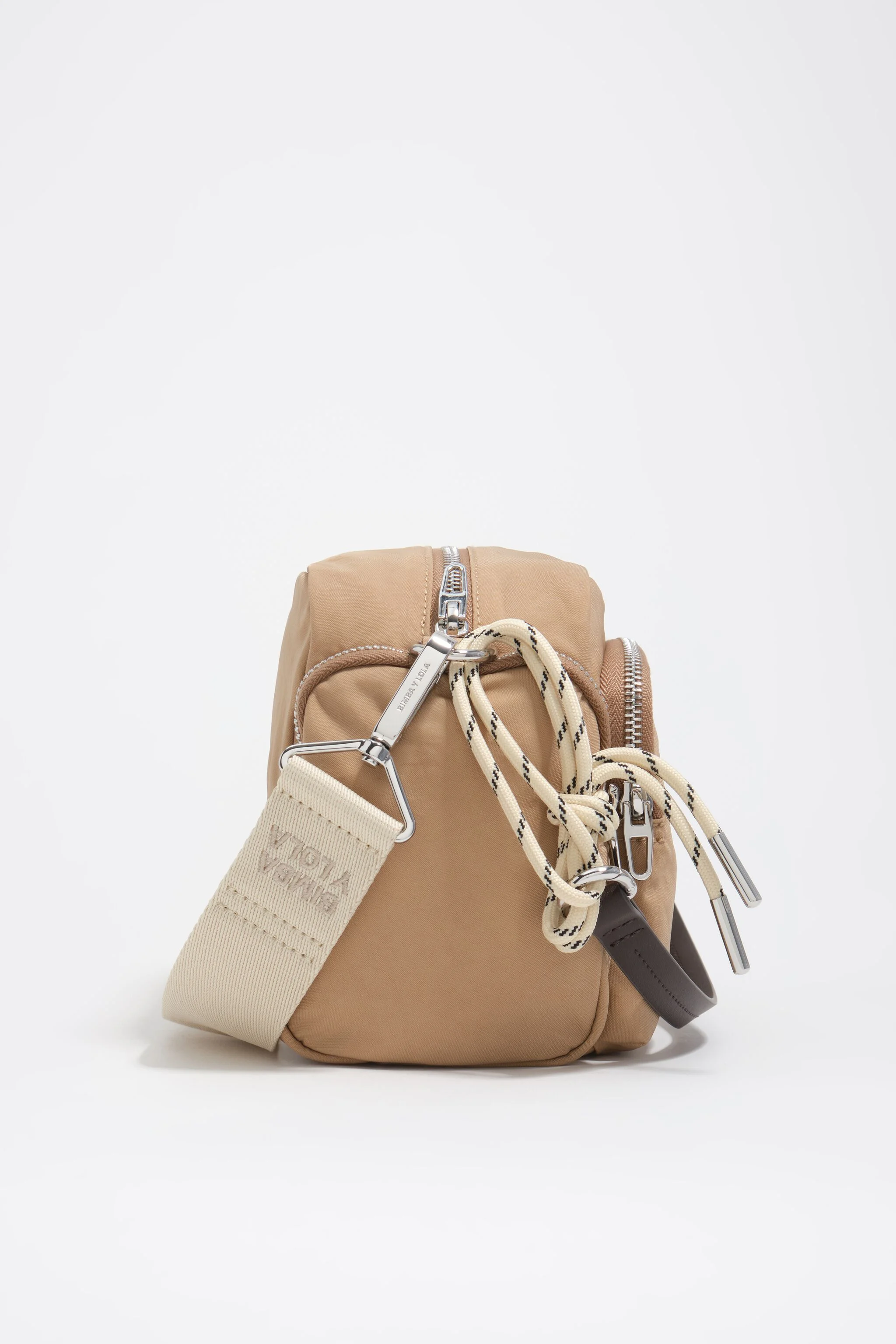 Bolsa transversal de bolso média na cor camelo