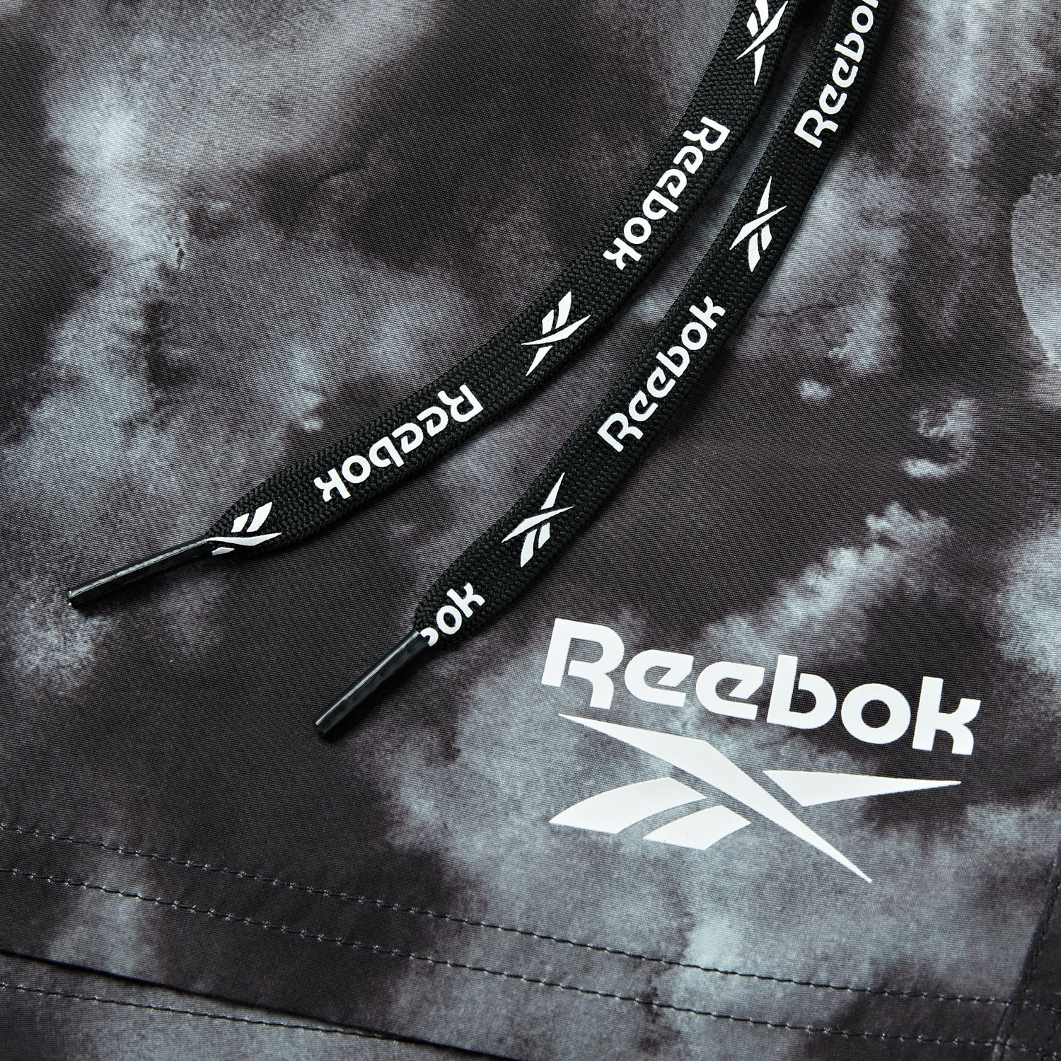 Reebok Badeshorts »Milan«, 1 Stk. mit Kordelzug und elastischem Bund, Tie-Dye-Look , schnell trocknend