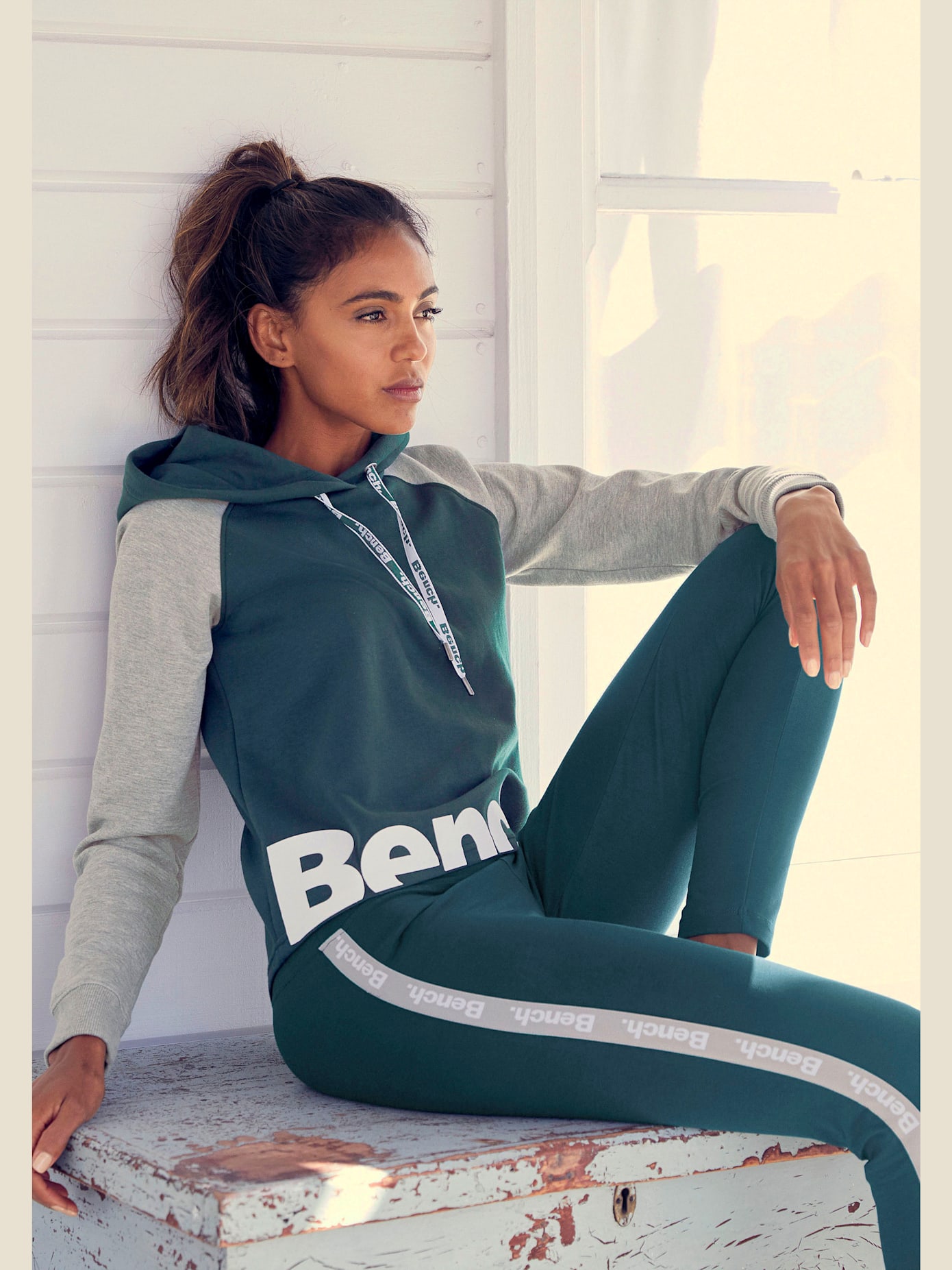 Sweatshirt à capuche pull à capuche avec logo imprimé style haut court