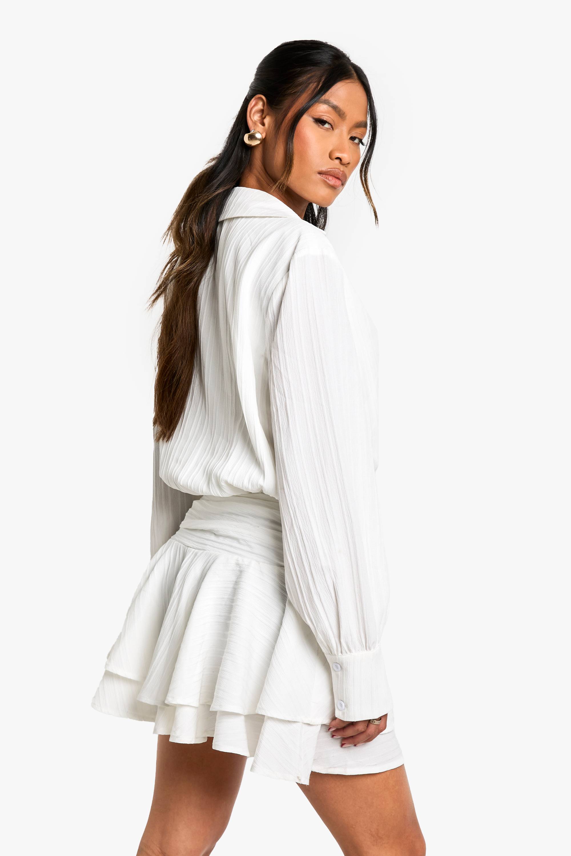 boohoo Robe mini à jupe texturée à fronces et volants