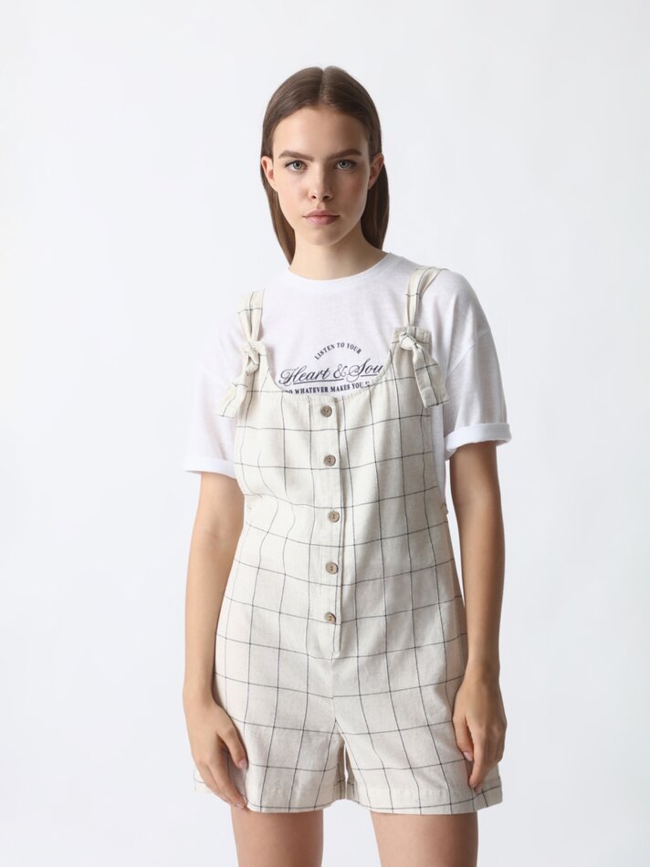 Jardineira jeans leve - Cru/azul