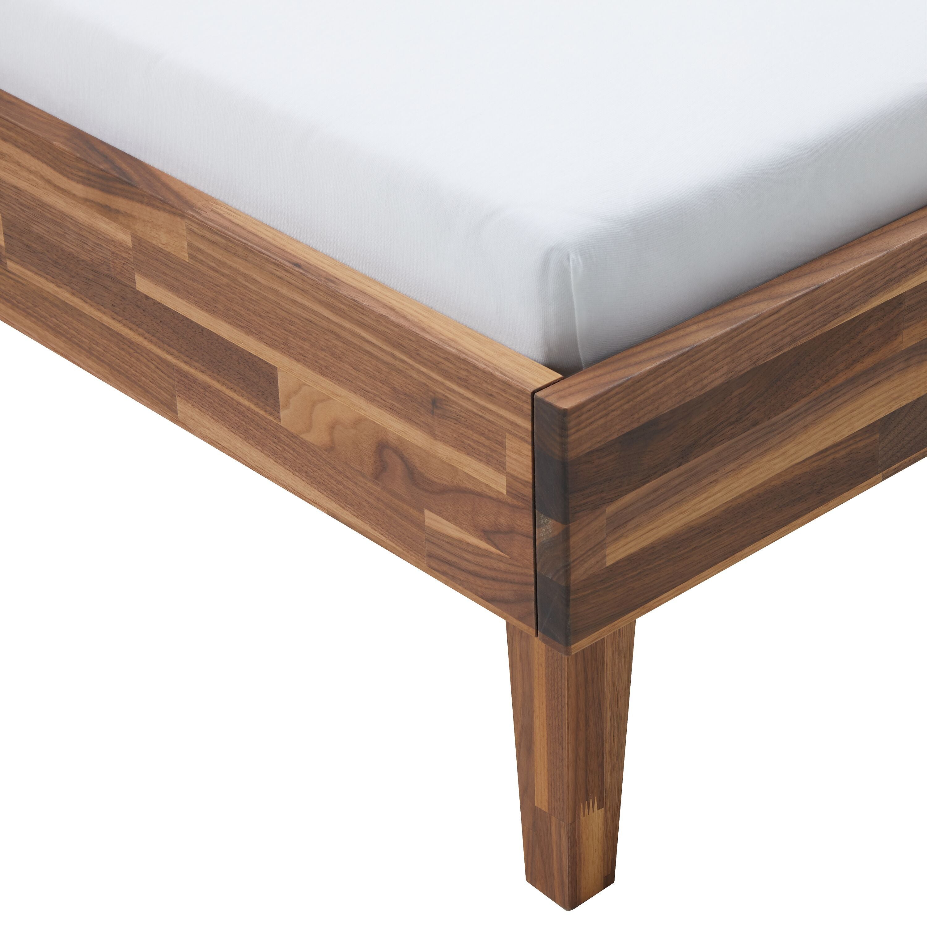 CARA Bett - Nussbaum / B: 180.0 cm x T: 200.0 cm