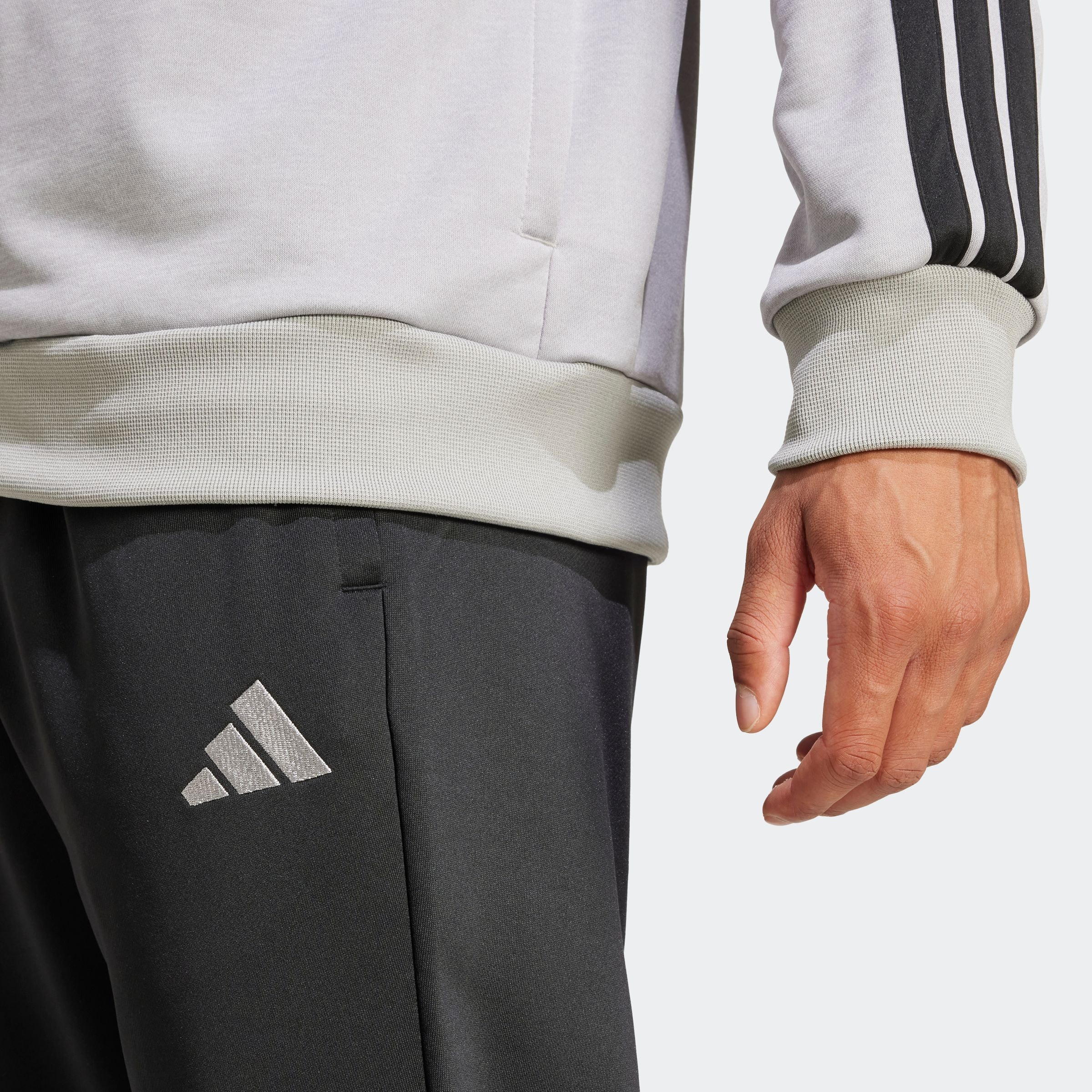 adidas Sportswear Trainingsanzug »M 3S FT TT TS«, 2 Stk. drei Streifen Tracksuit aus weichem French-Terry-Material