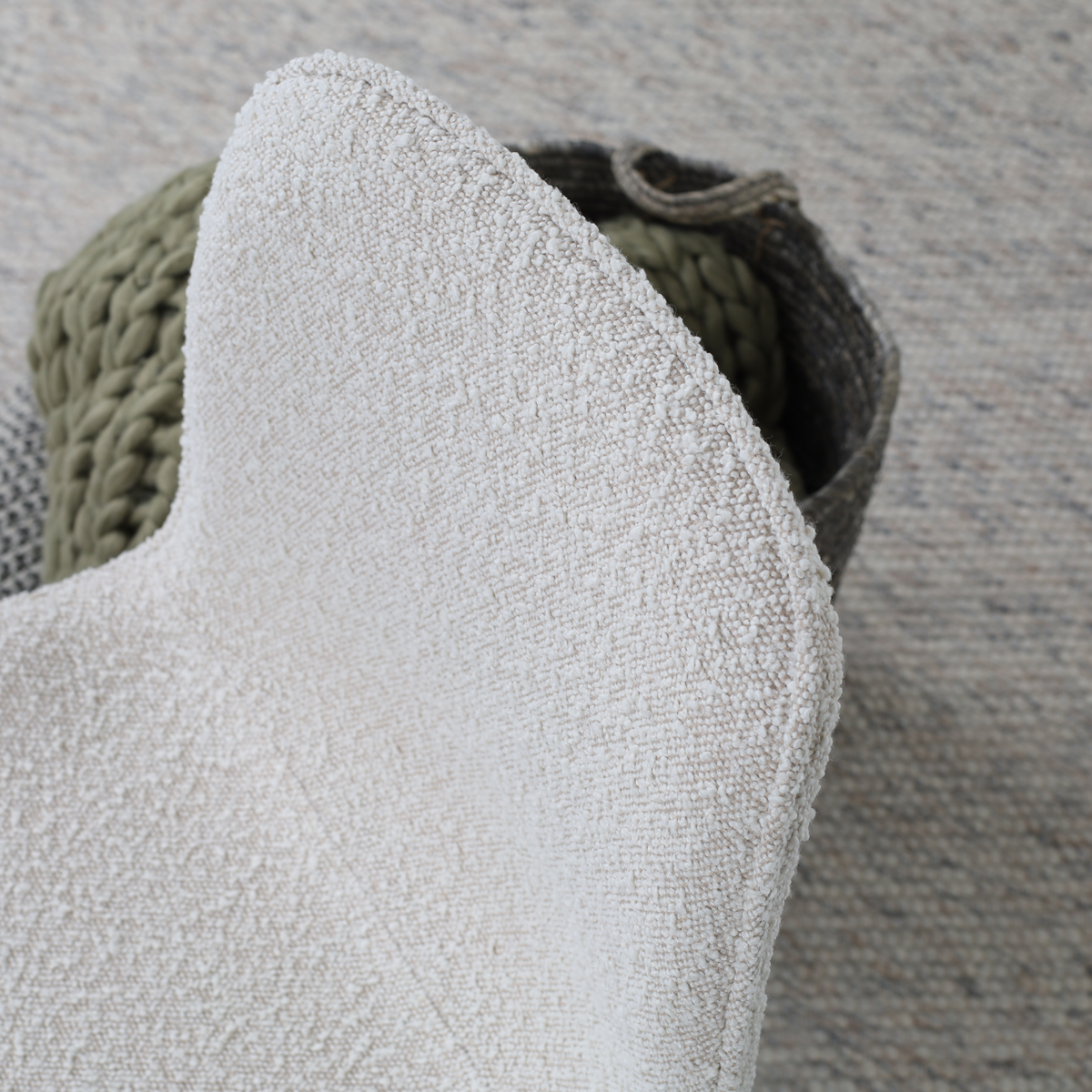 Barkruk Nino-Fé bouclé beige - zwart onderstel -  65 cm