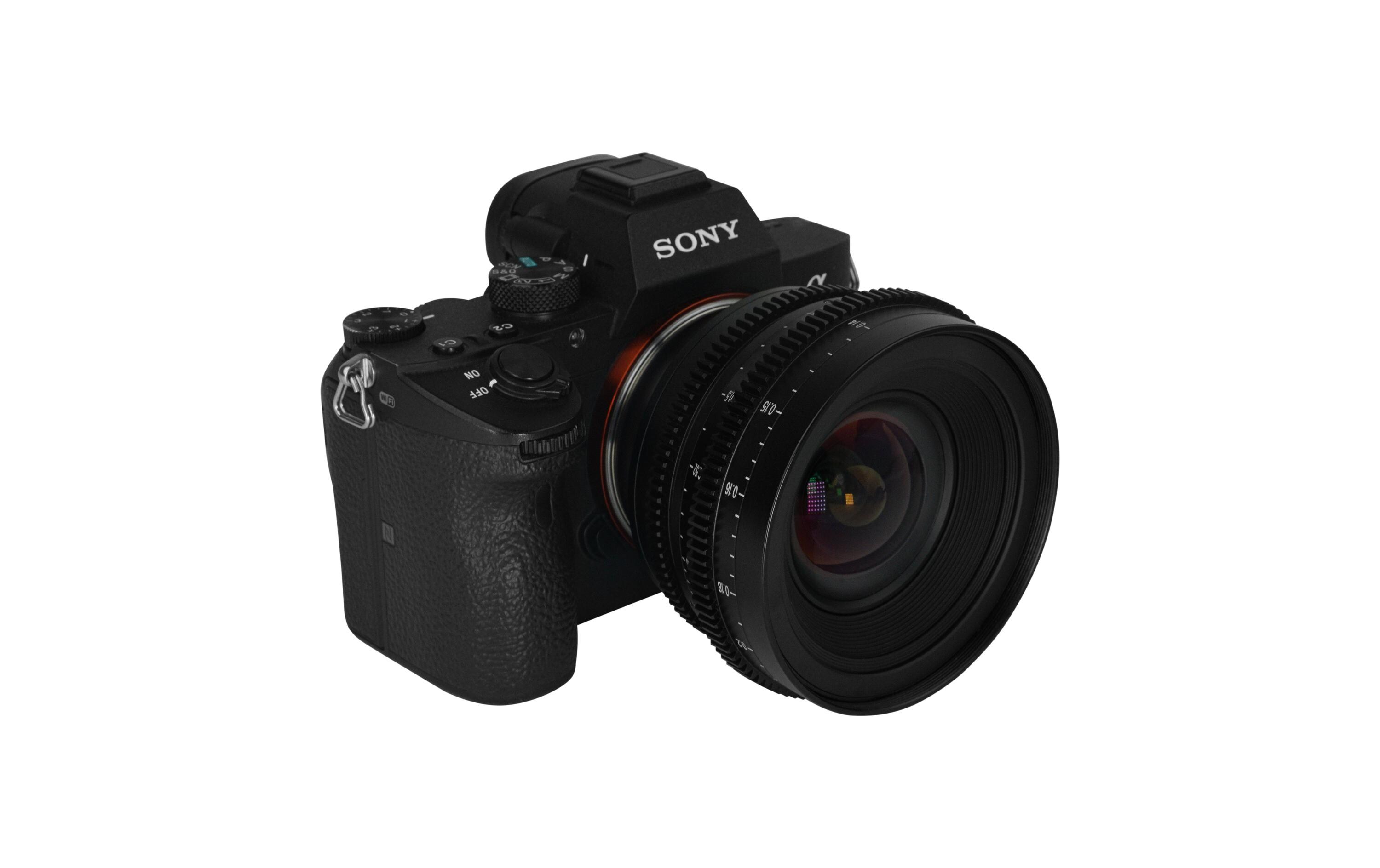Festbrennweite 12mm T/2.9 – Sony E-Mount<br>Scharfe, kompakte und robuste Weitwinkel-Festbrennweite