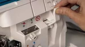 Pfaff - Admire Air 5000 - Lockmachine - Luchtinrijgsysteem - Ingebouwde Draadinsteker