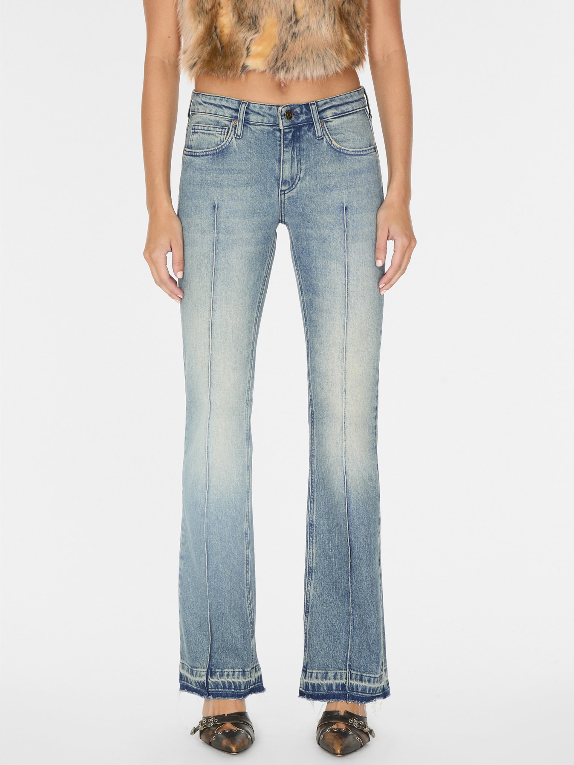 calça jeans flare