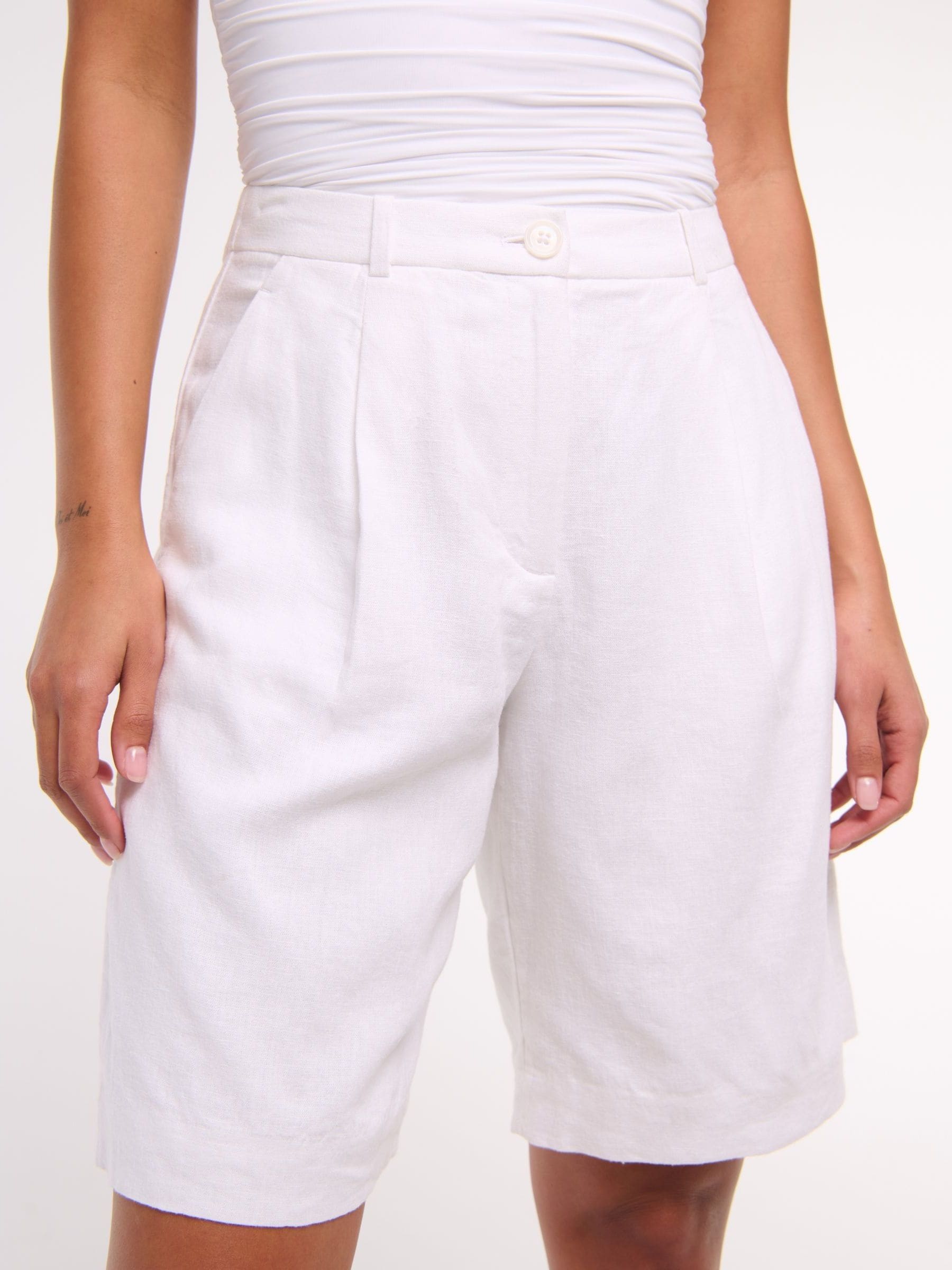 Wit - Abercrombie & Fitch Linen Blend Bermuda Shorts