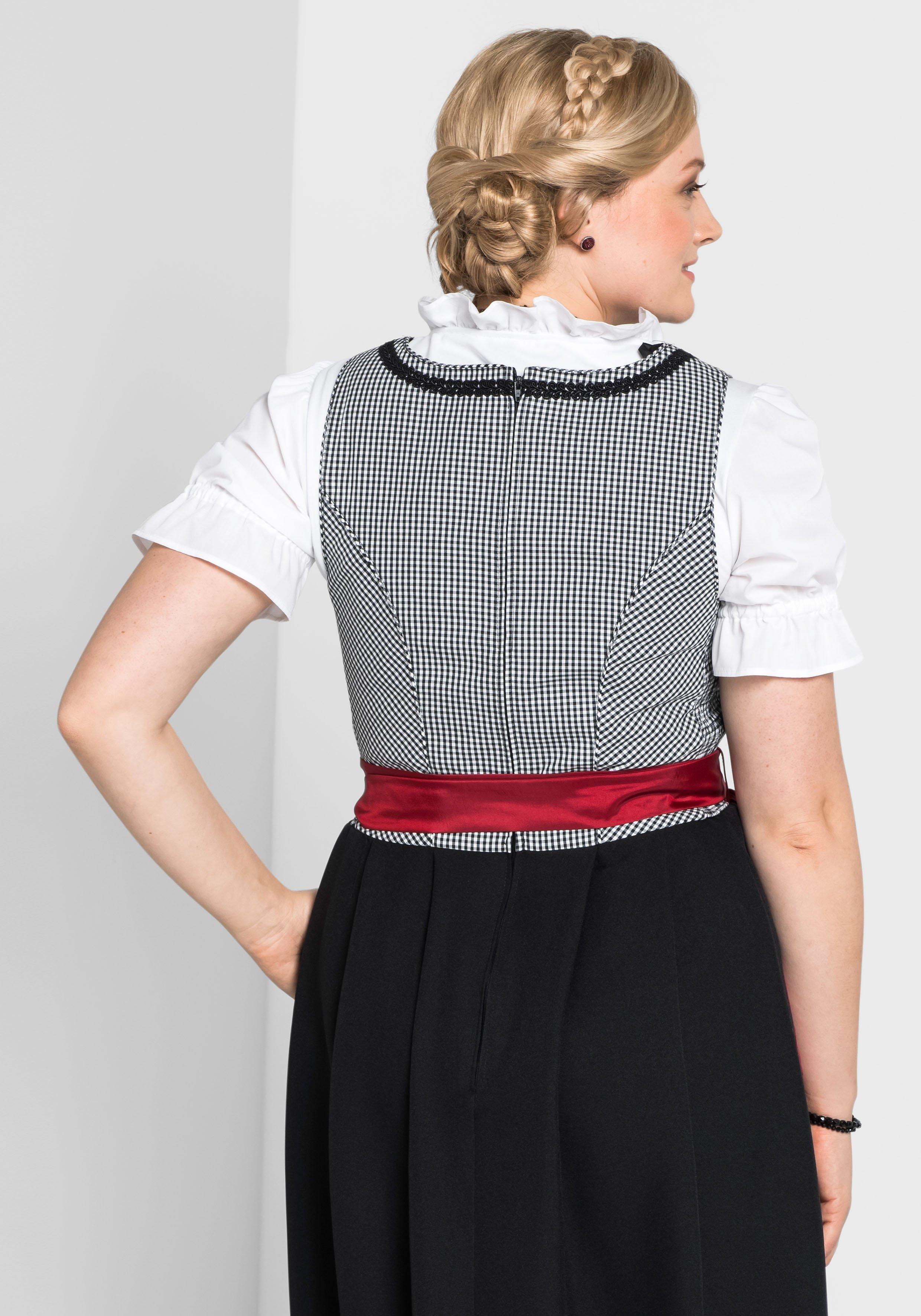Dirndlbluse im Materialmix