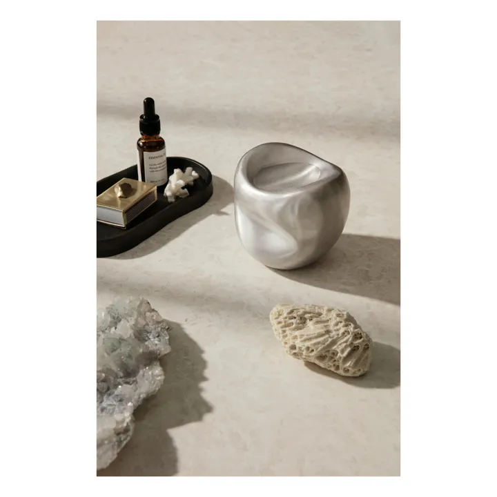 Ferm Living Plateau ovale Yama en aluminium recyclé  | Noir