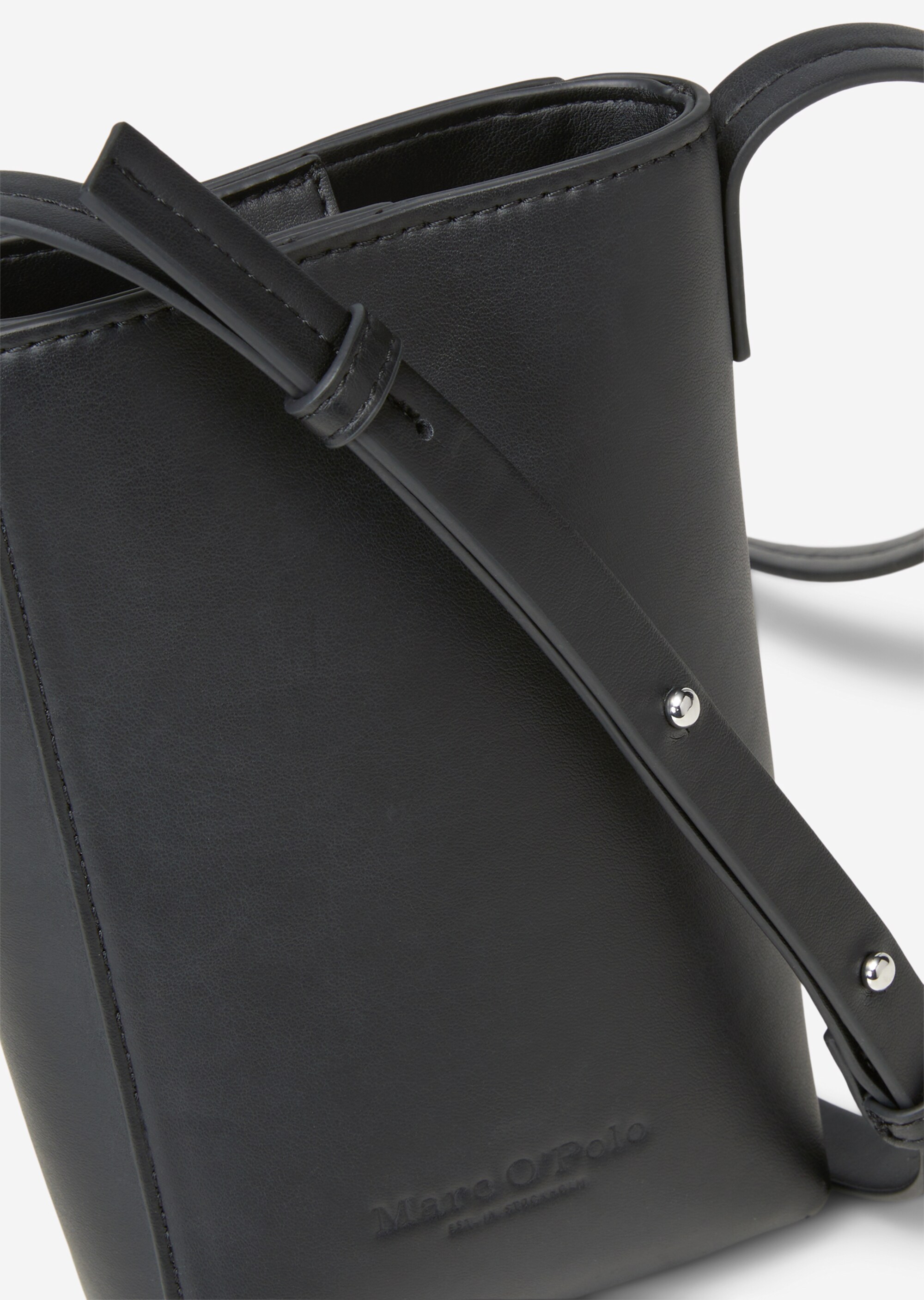 Smartphone-Tasche aus einer Lederalternative aus recyceltem Polyester