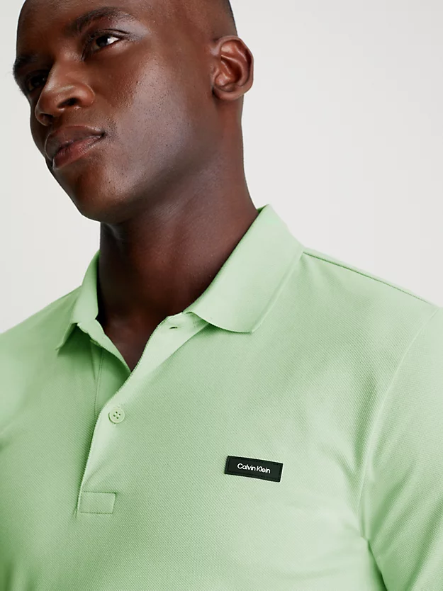 Camisa polo de corte justo com gola elástica em piqué